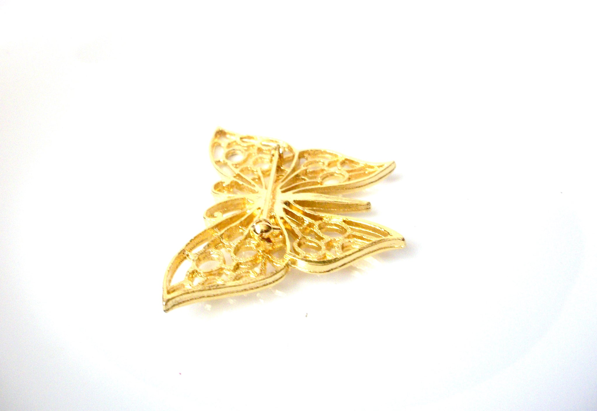 Vintage Gold Toned Butterfly With Initial T Brooch Pin 121820