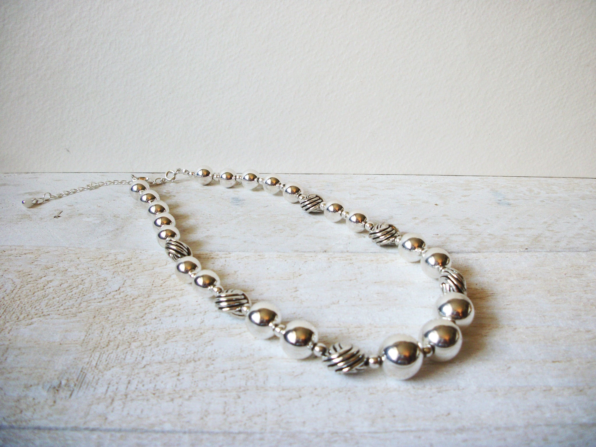 Retro Silver Toned Beads Necklace 62520