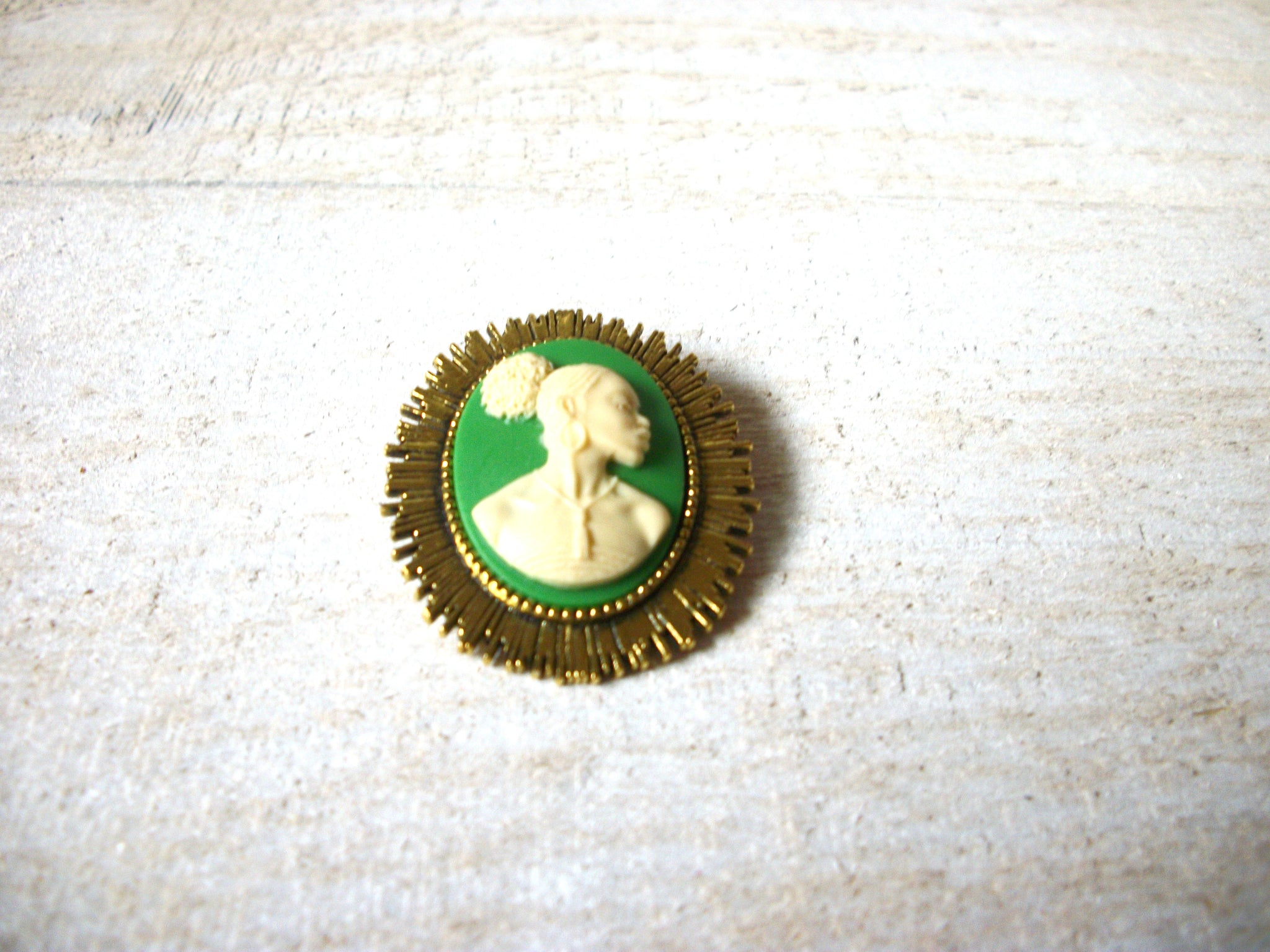 Hand Made Queen Brooch 62020