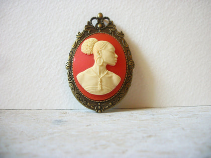 Hand Made Queen Pendant Brooch 61820