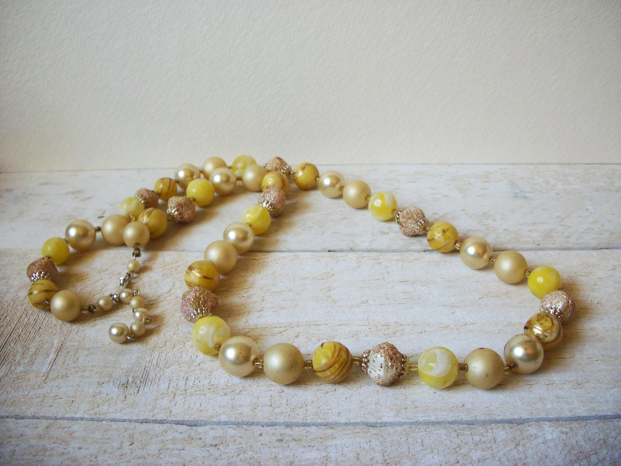 JAPAN Sugar Beads 1940s Necklace 60920