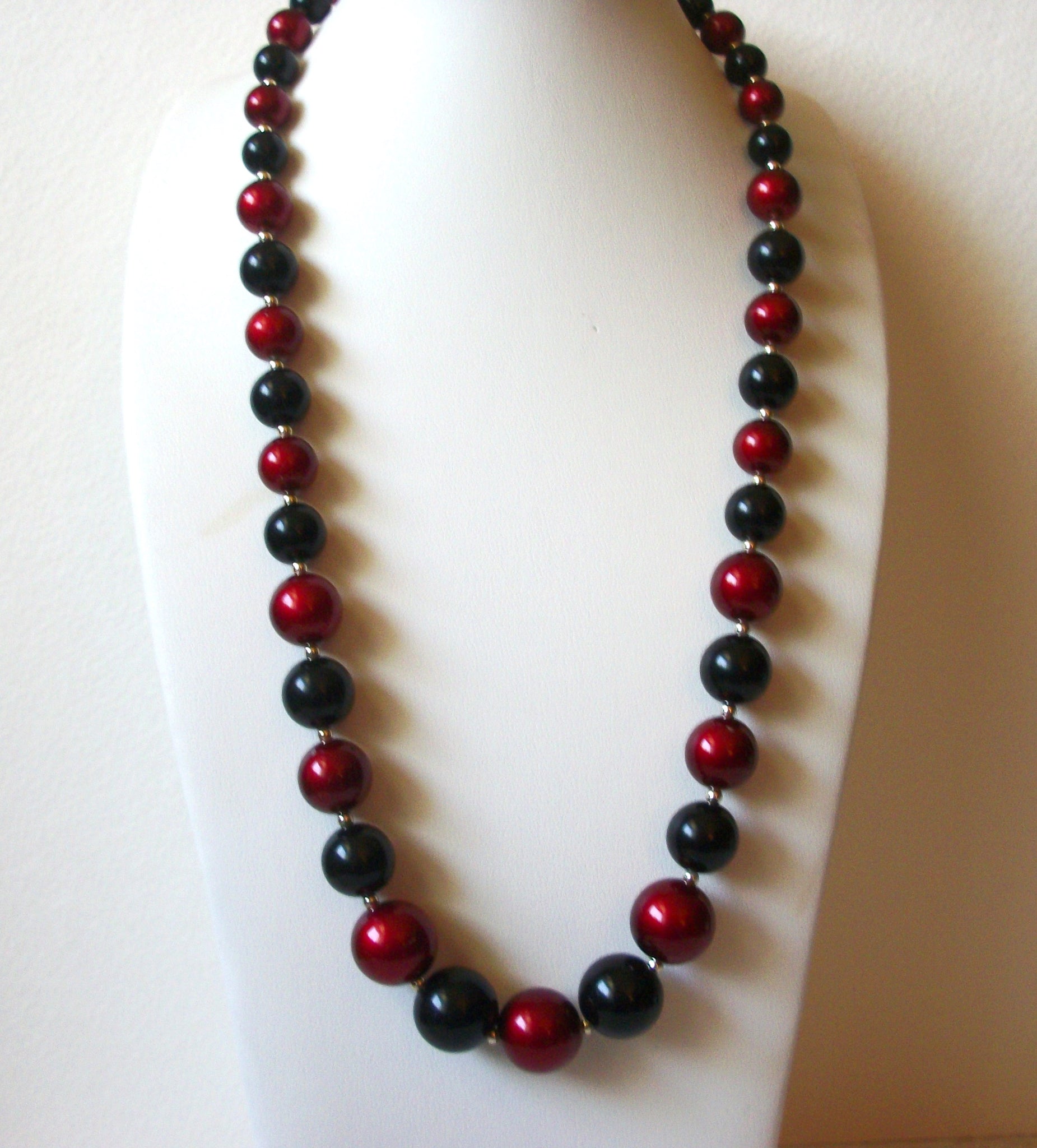 Vintage Black Wine Red Necklace 61820