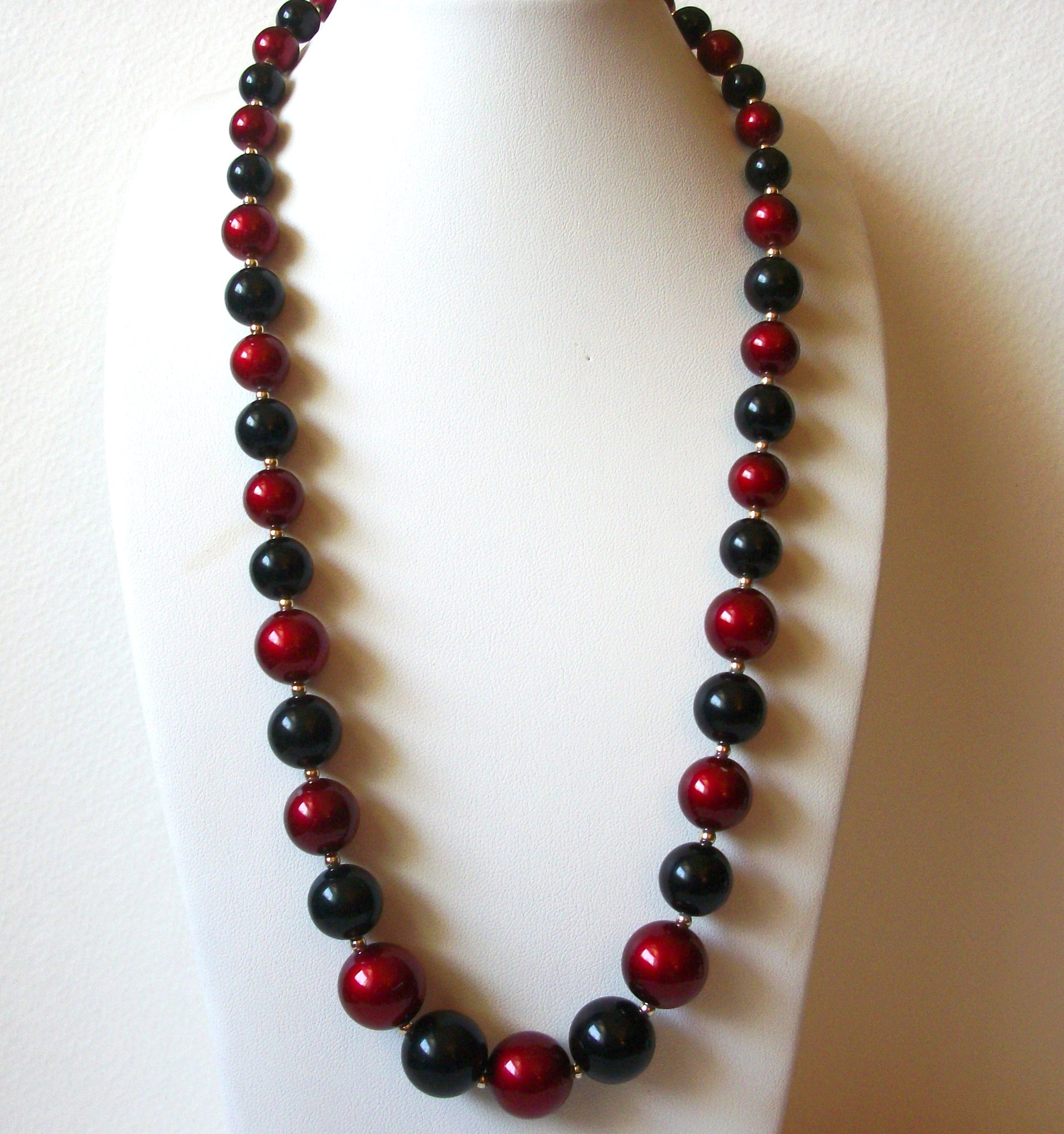 Vintage Black Wine Red Necklace 61820