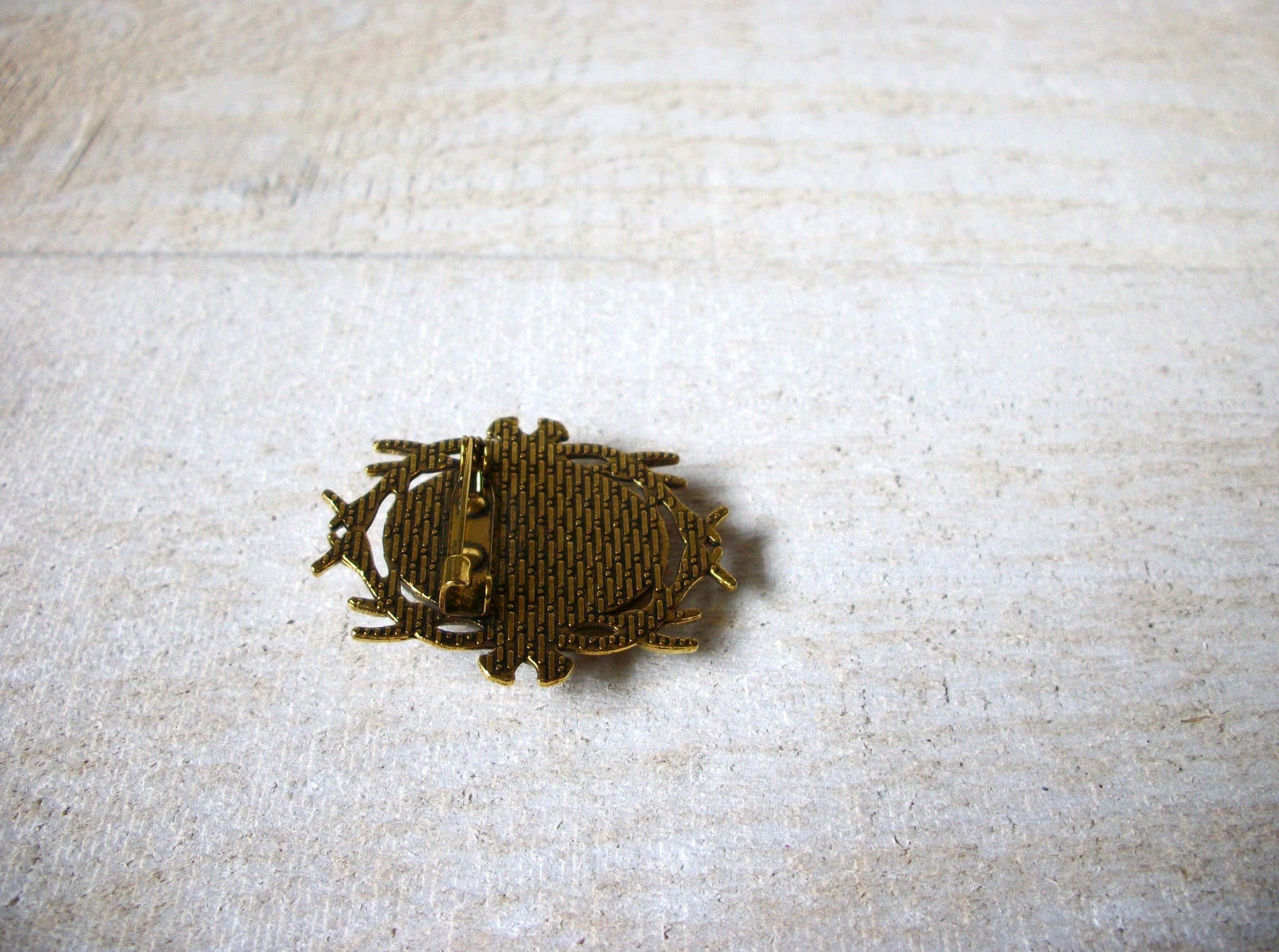 Hand Made Queen Brooch 62120