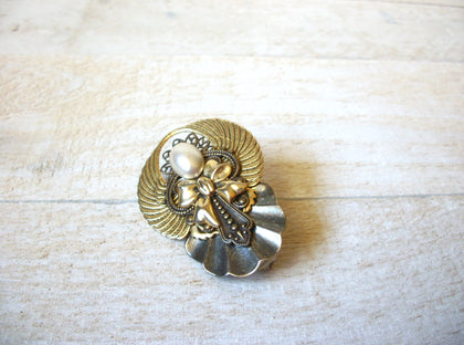 Vintage Distressed Brass Angel Brooch 61620