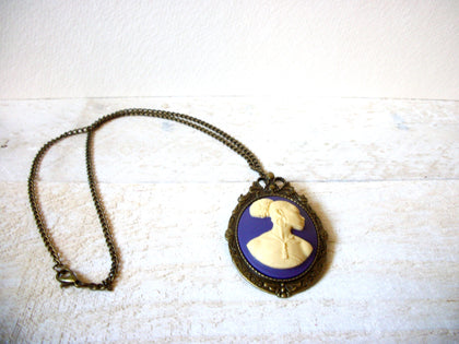 Hand Made Queen Pendant Brooch 61820