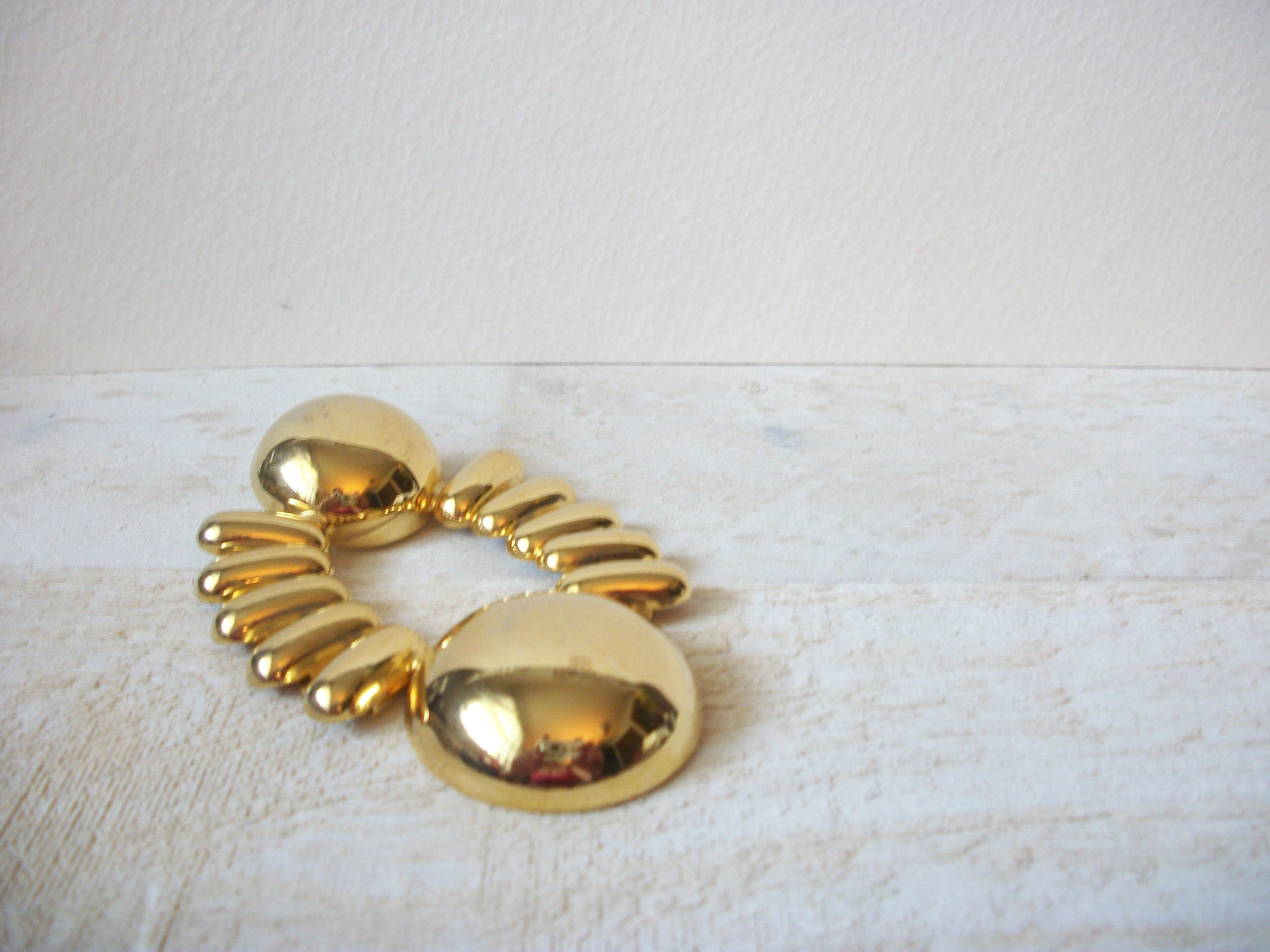 Large Retro Modern Gold Toned Brooch 70220