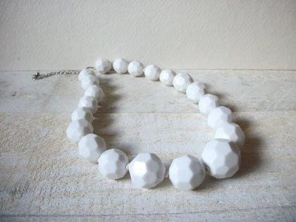Retro White Hand Molded Necklace 62420