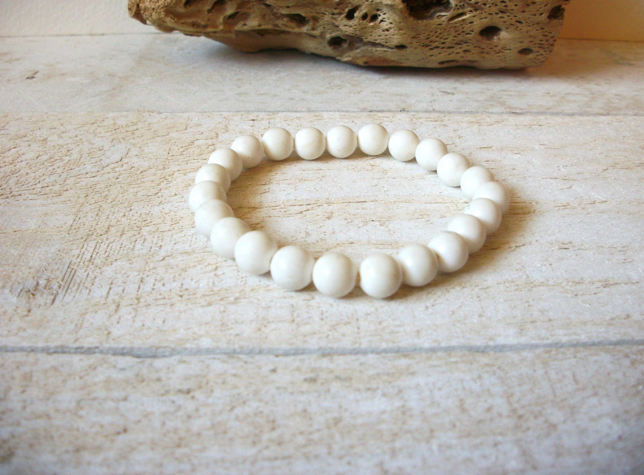 Vintage Milk Glass Bracelet 61520