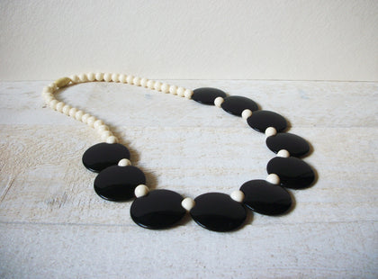 Retro Black White Necklace 62820