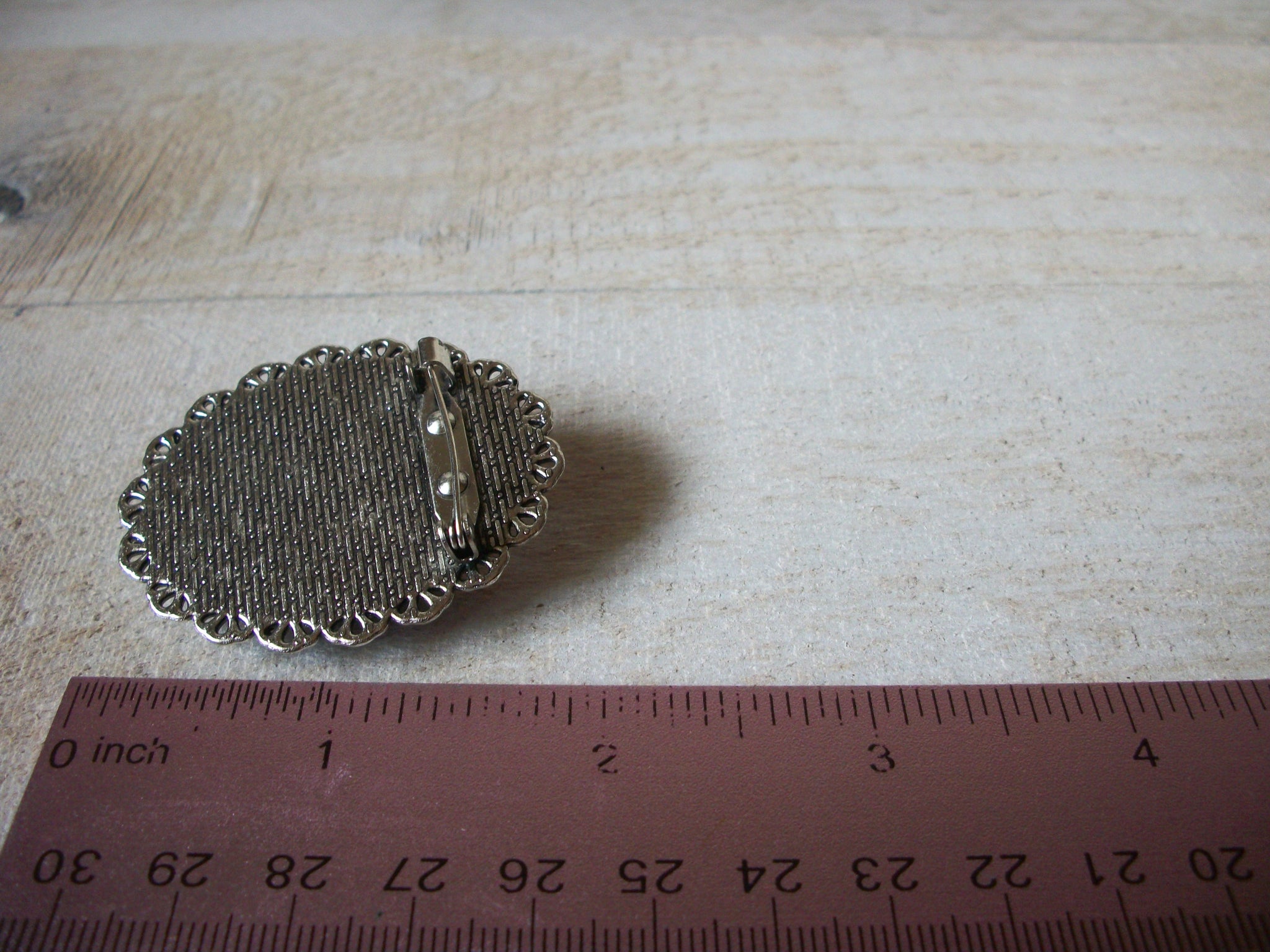 Hand Made Queen Brooch 62220