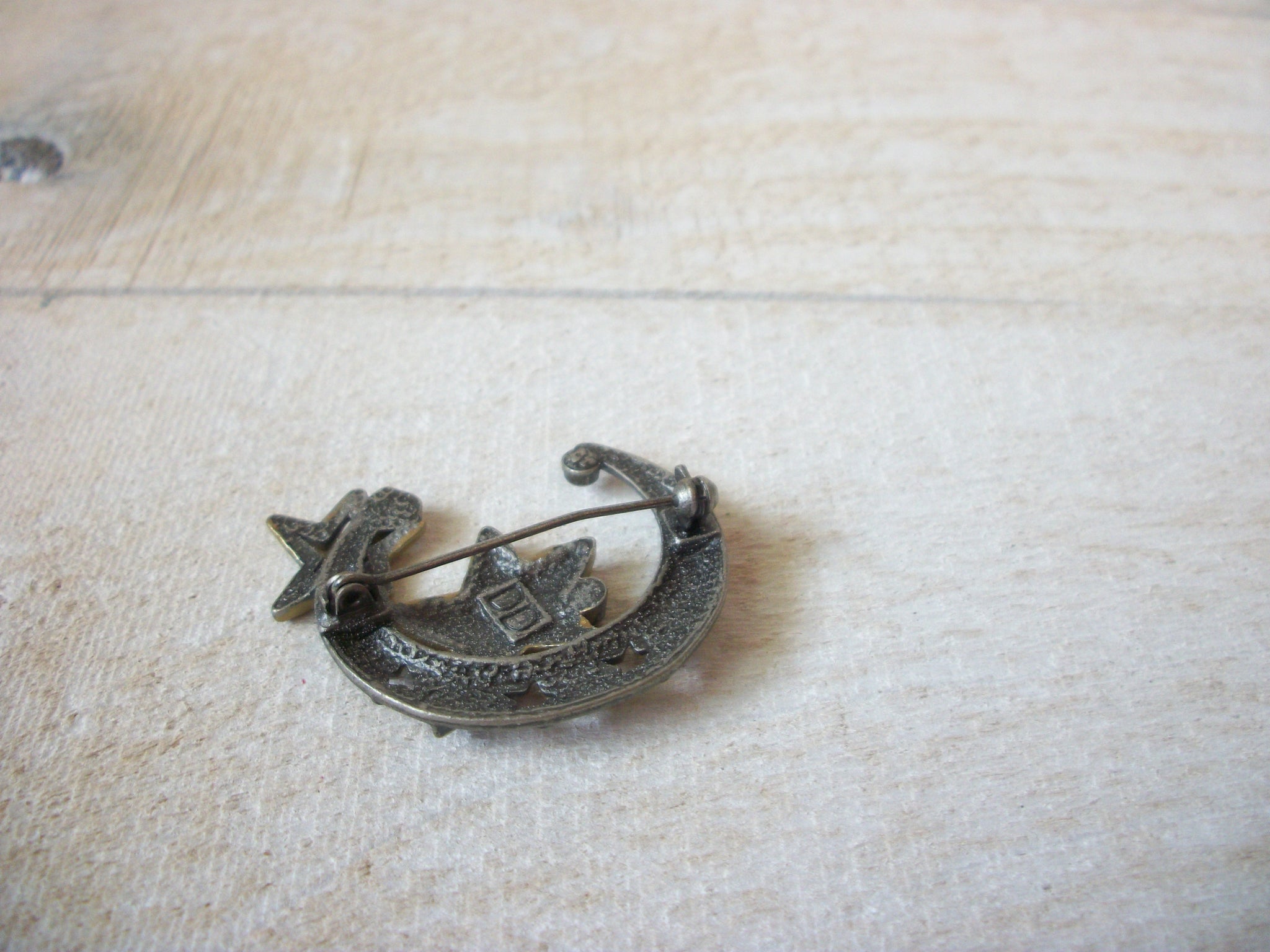 DD Stamped Crescent Moon Brooch 63020