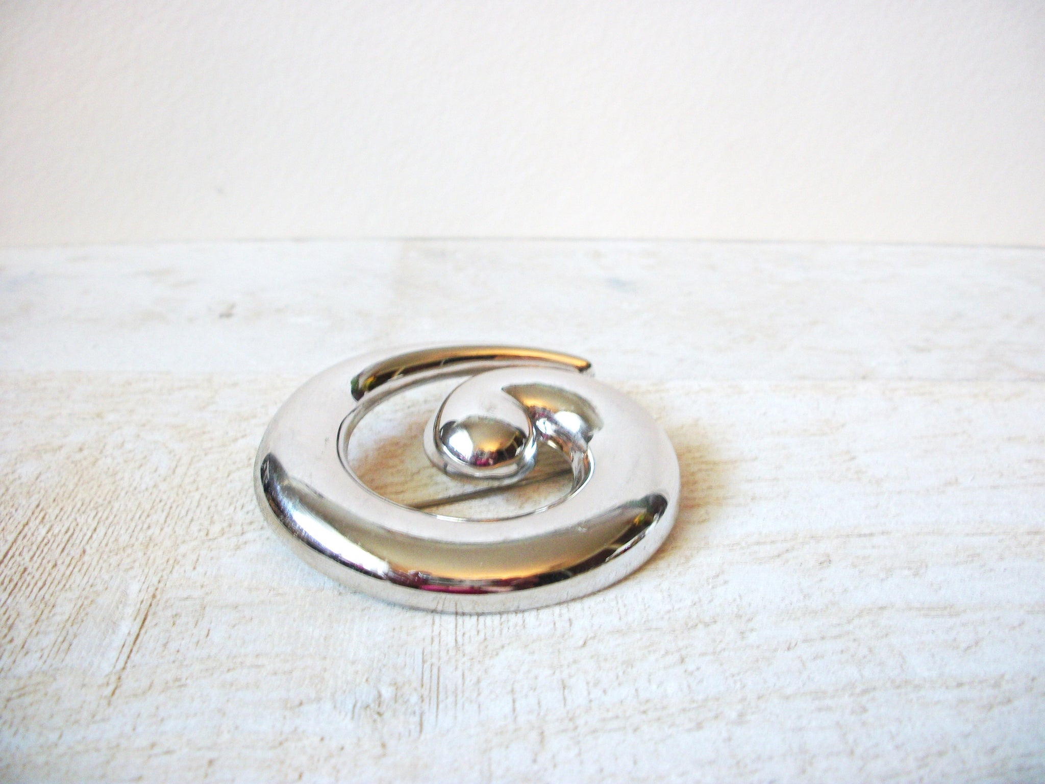 Retro Silver Toned Snail Brooch 63020