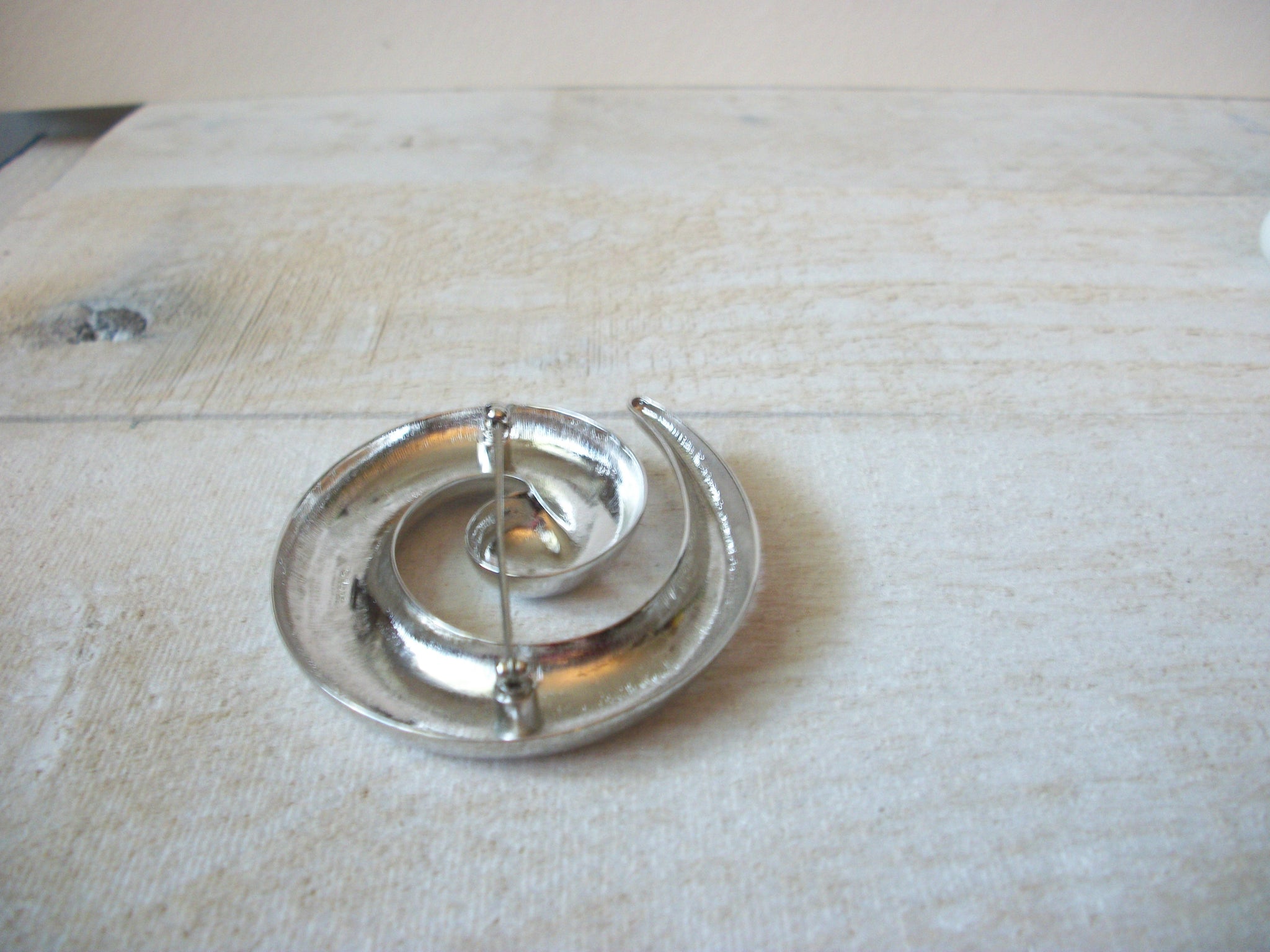 Retro Silver Toned Snail Brooch 63020