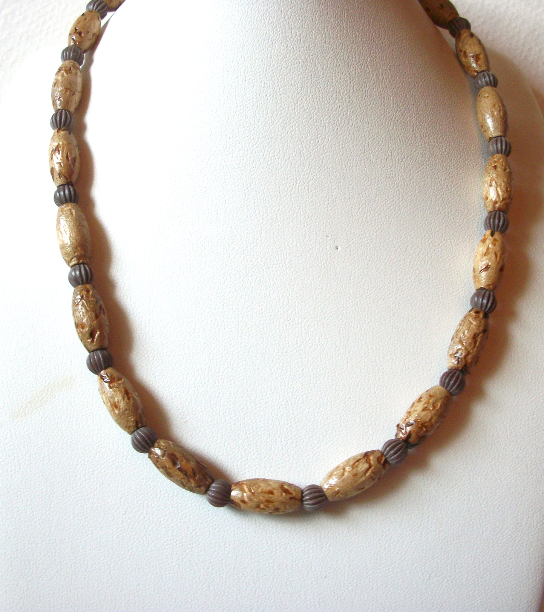 SARAH COV Wood Nut Necklace 62420