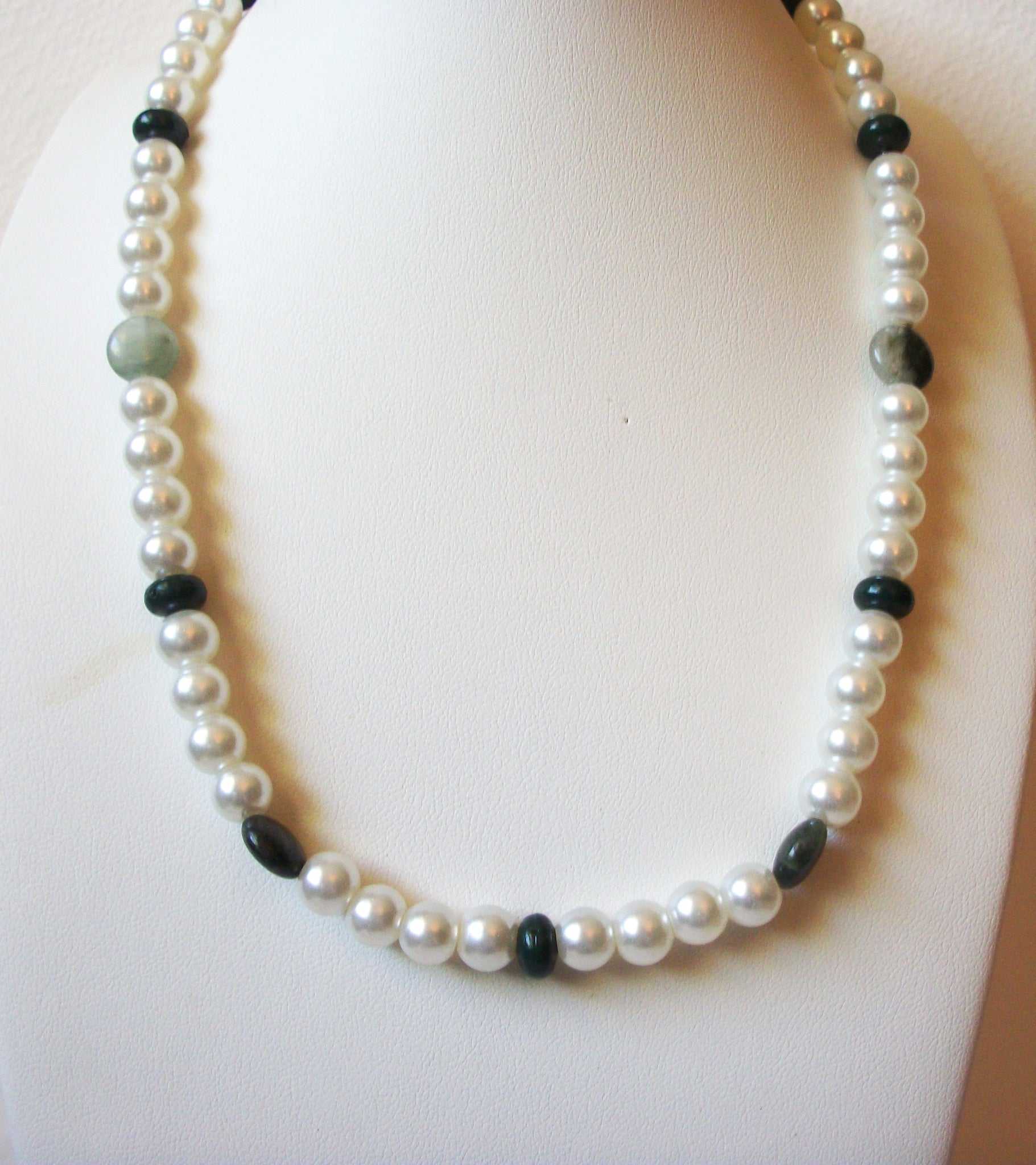 Retro Glass Pearl Necklace 70420