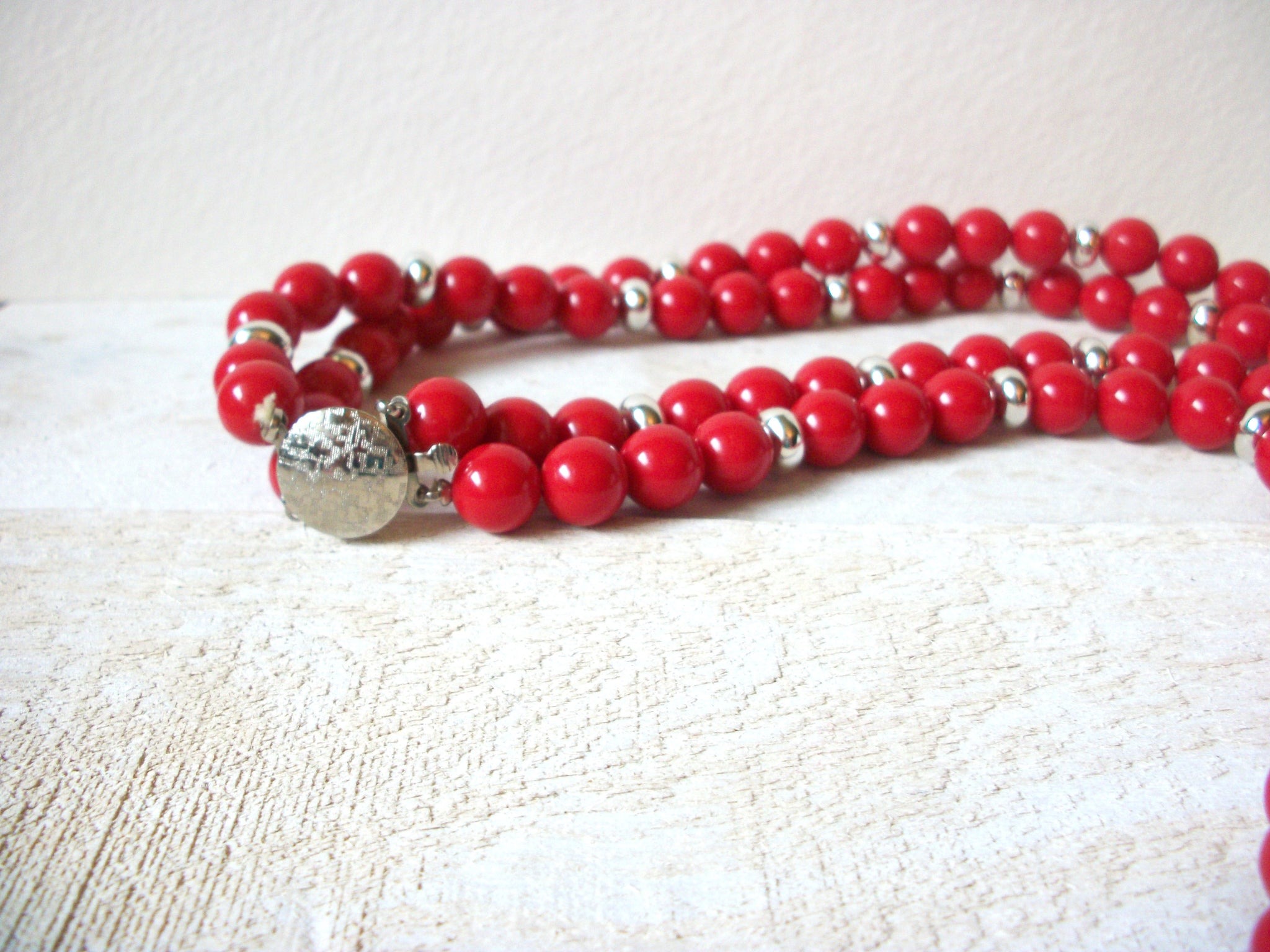 Retro 1970s Red Necklace 70320