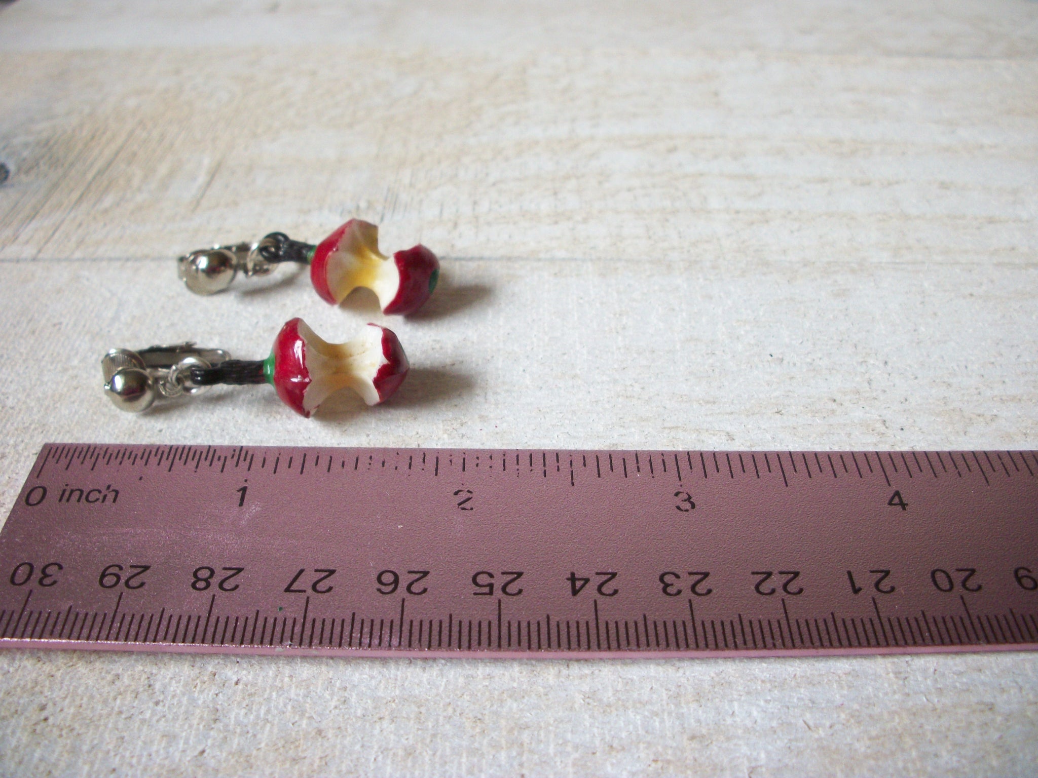 Retro Apple Earrings 70420