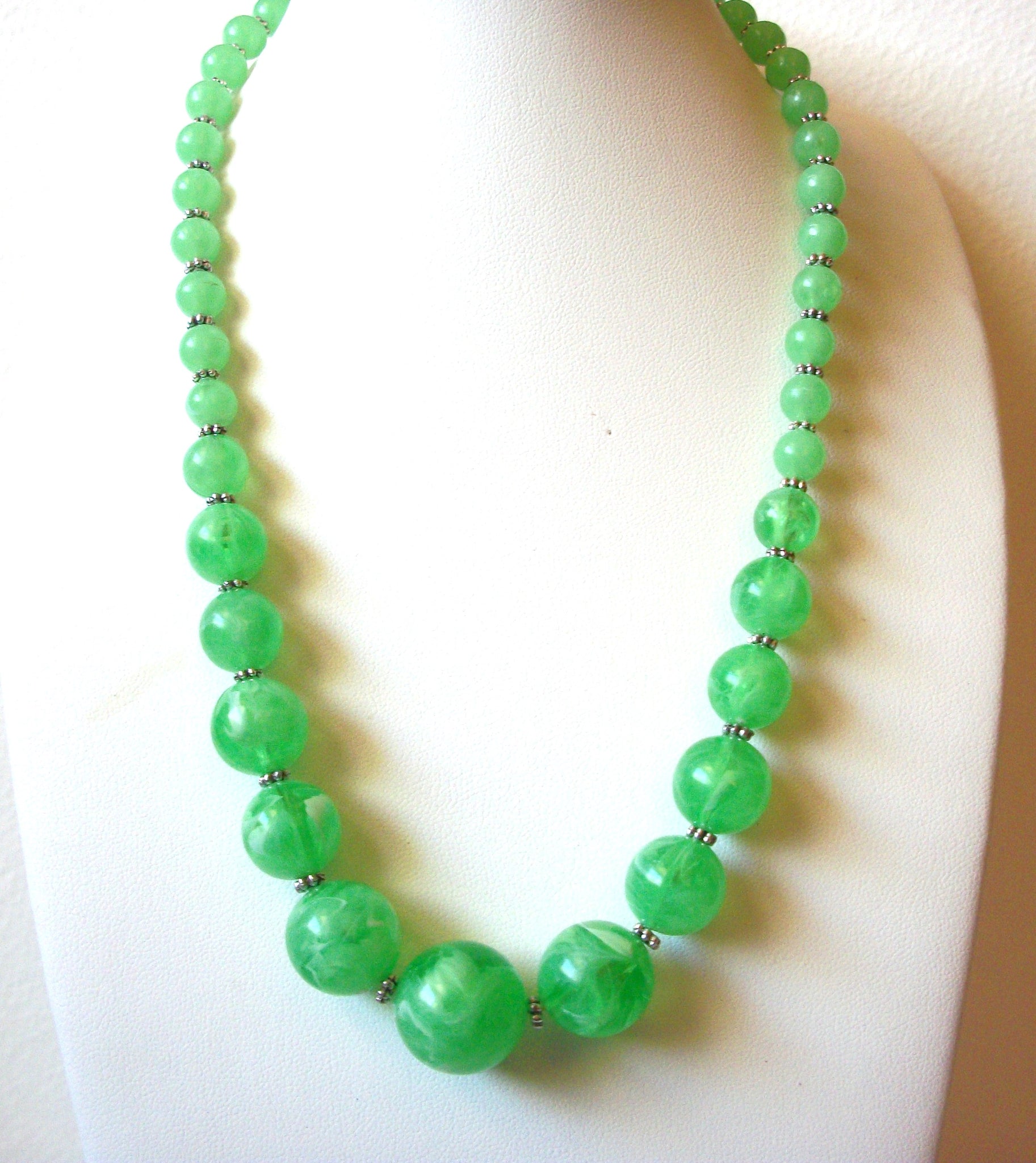 Vintage Green Silver Toned Bali Lucite Beads  Necklace 71218D