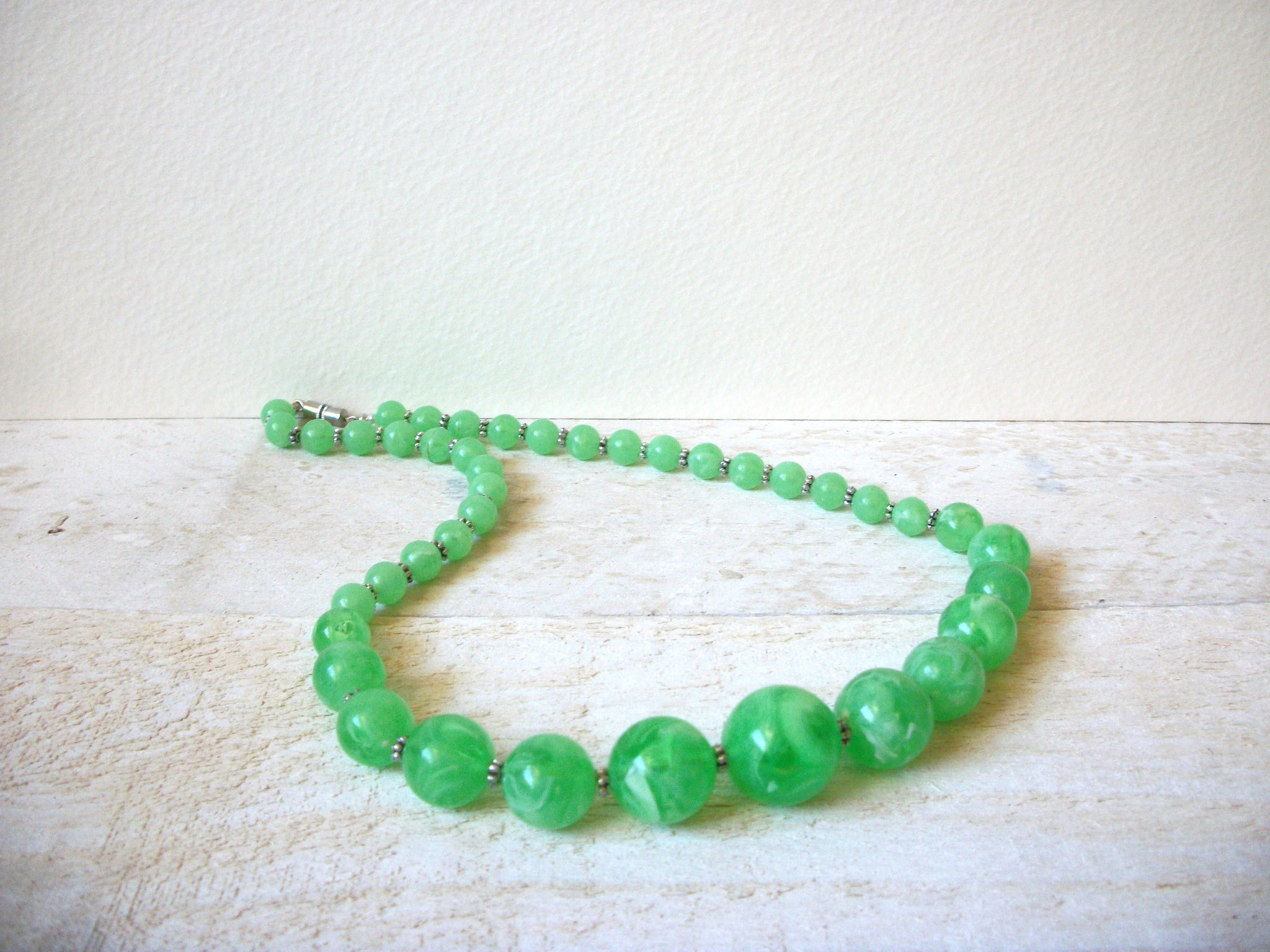 Vintage Green Silver Toned Bali Lucite Beads  Necklace 71218D