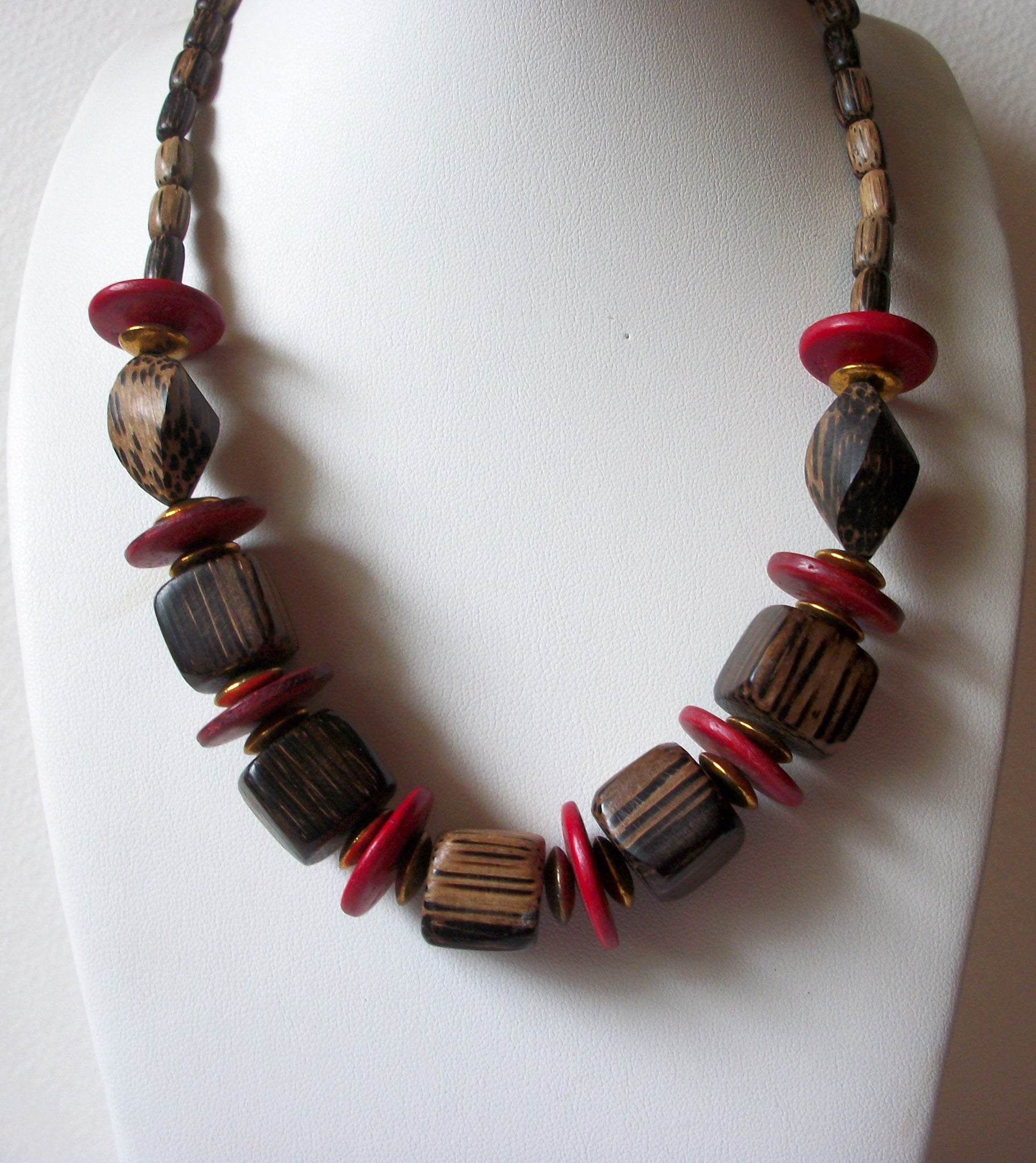 Retro Organic Wood Red Beaded Necklace 70520