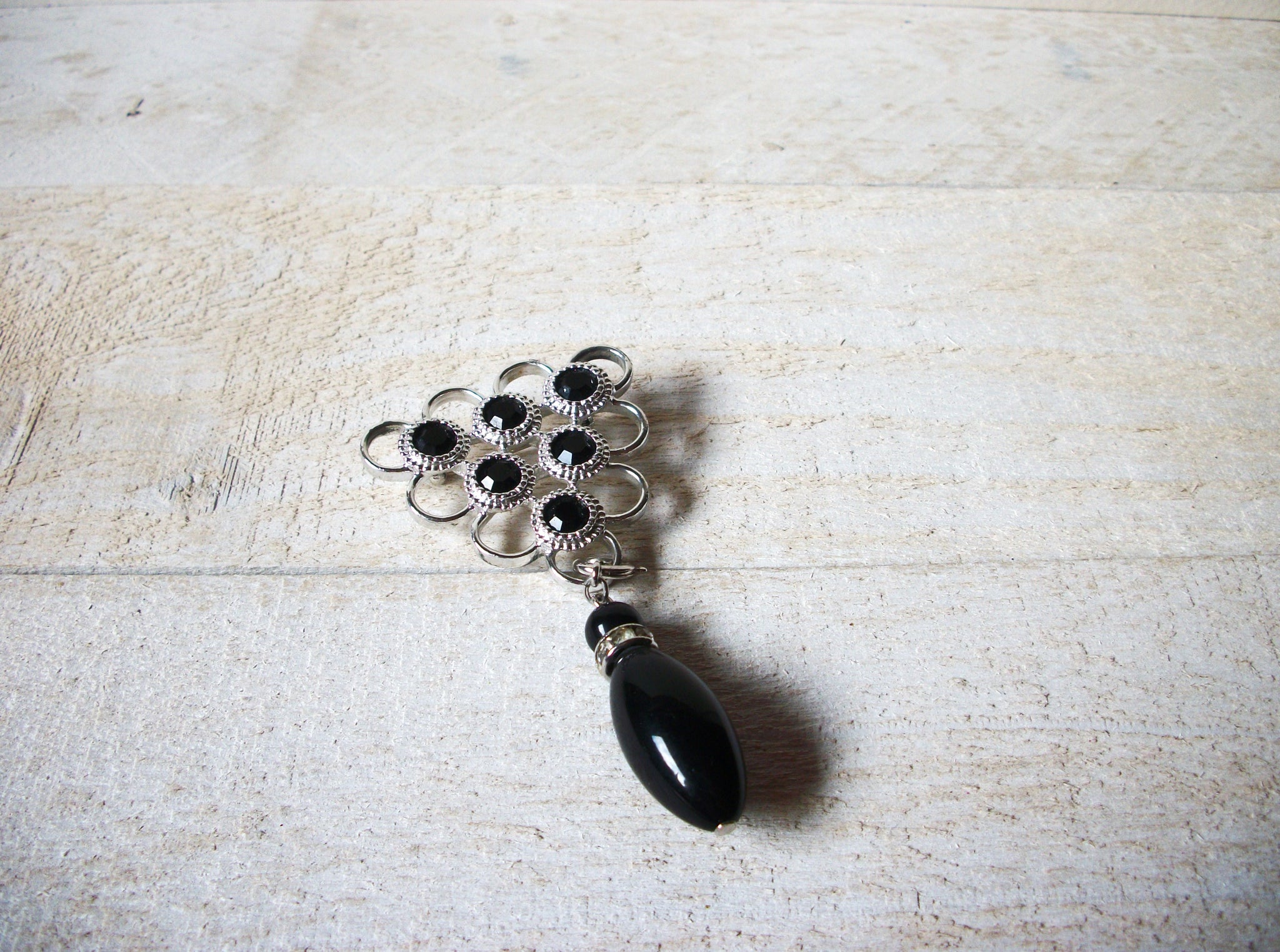 SARAH COV Dangle Brooch