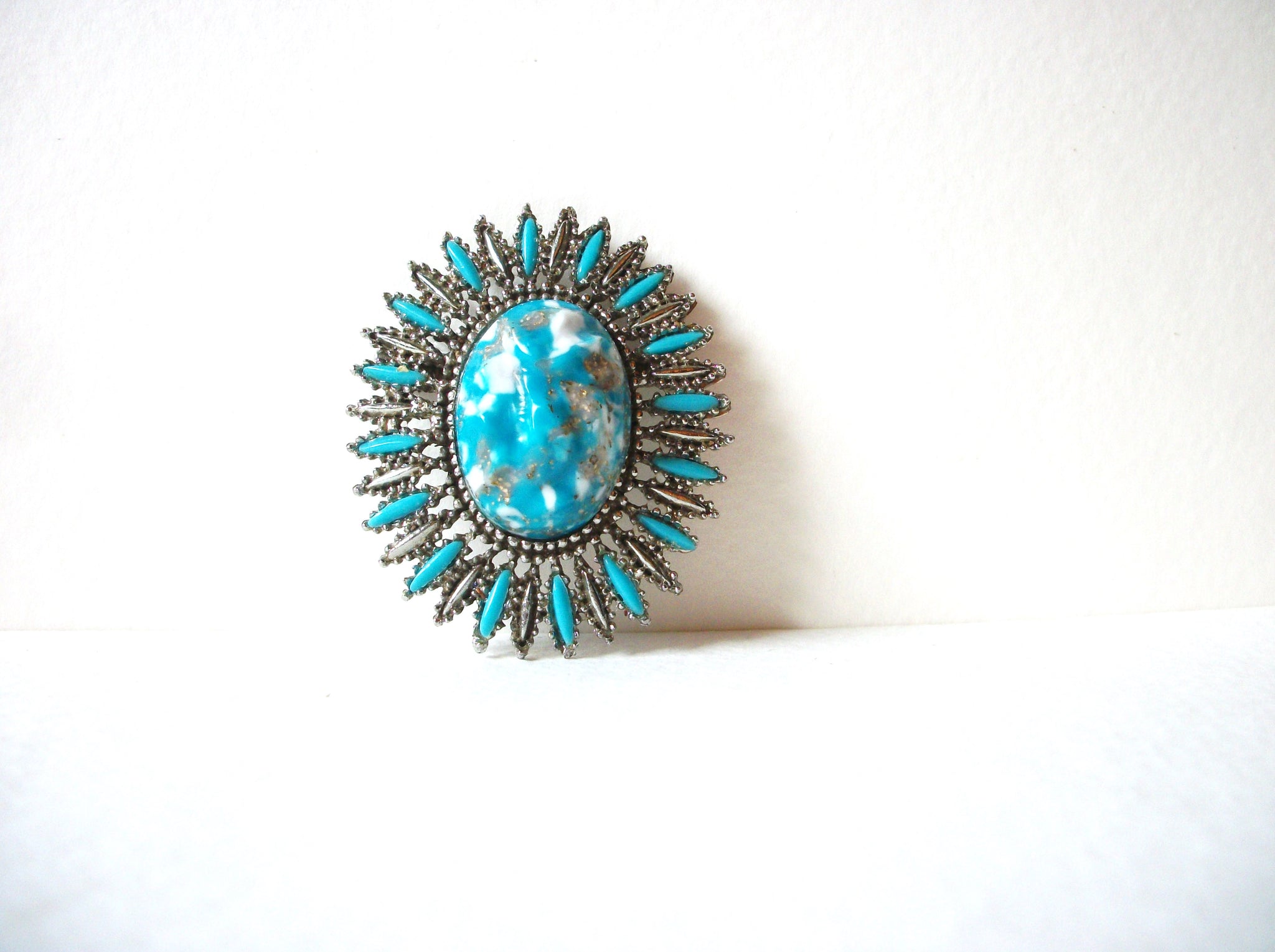 Vintage Brooch, Southwestern Inspired Oval Pin 71218T