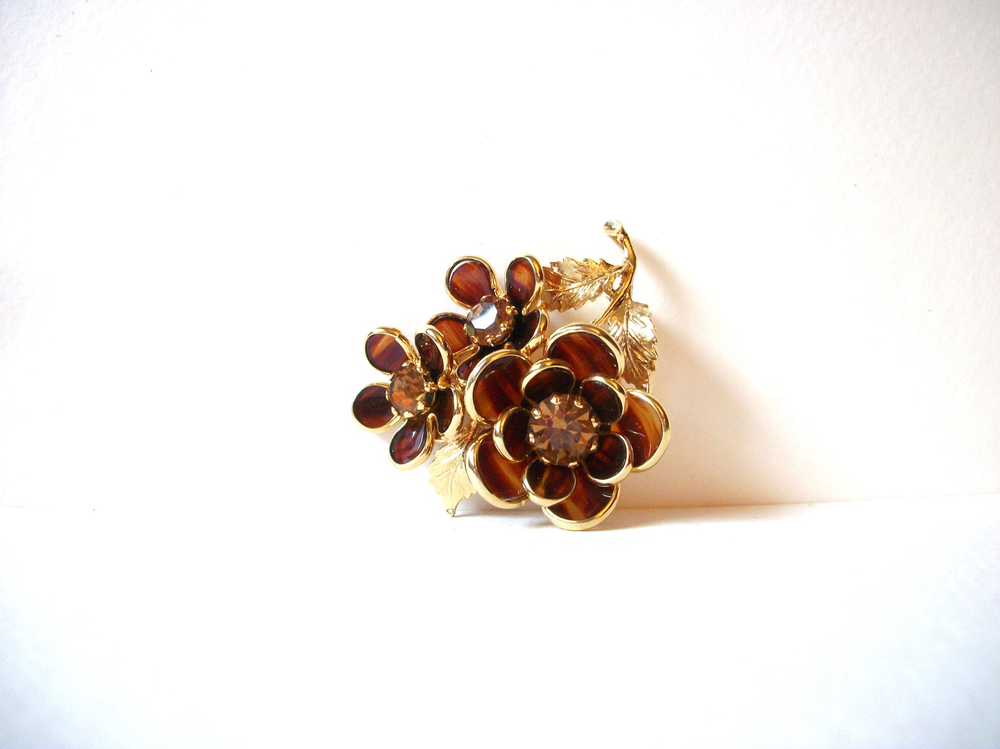 Vintage Thick Amber Tone Glass Floral Brooch Pin 71218T