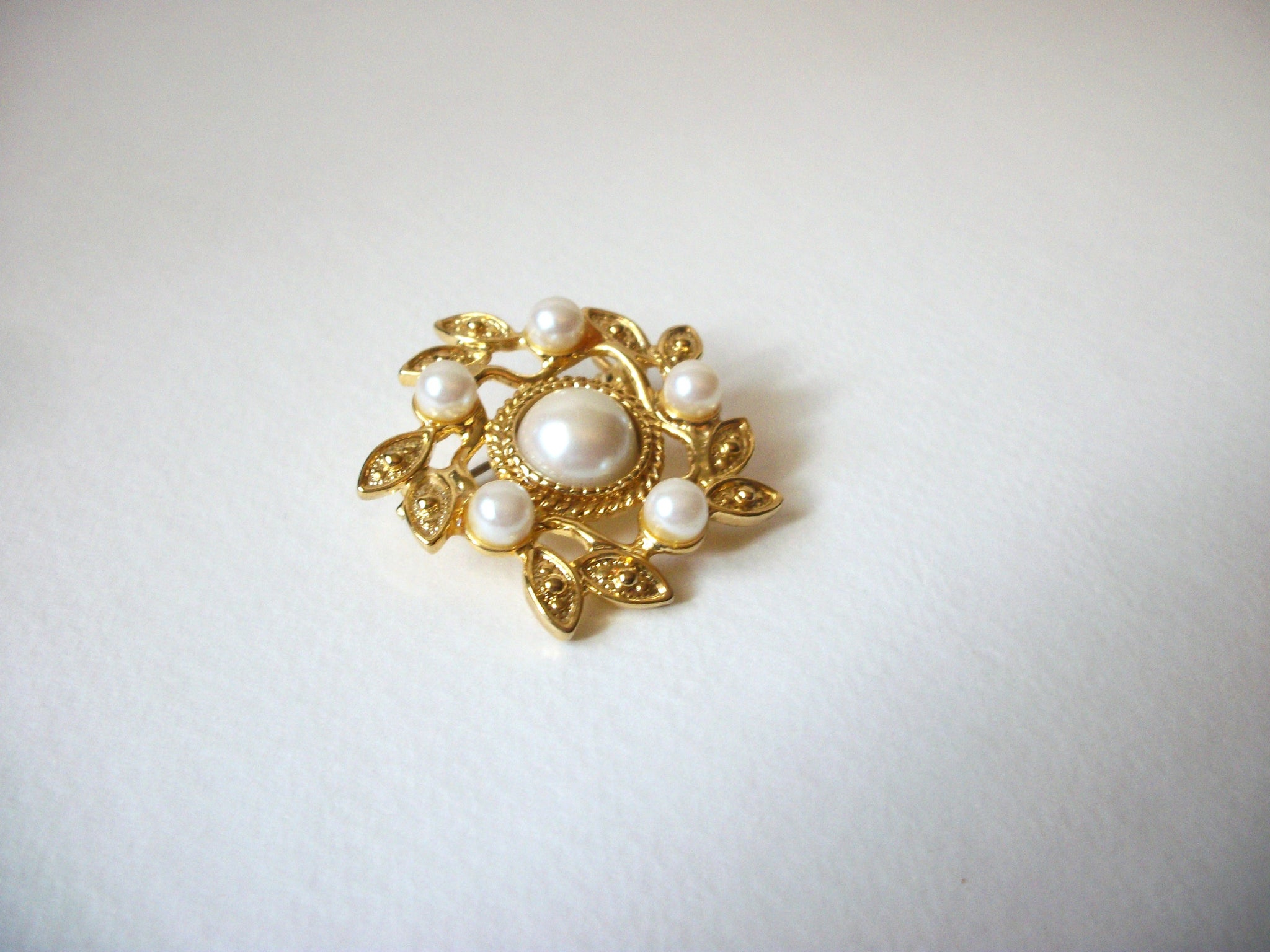 Vintage Faux Pearl Brooch 71218T