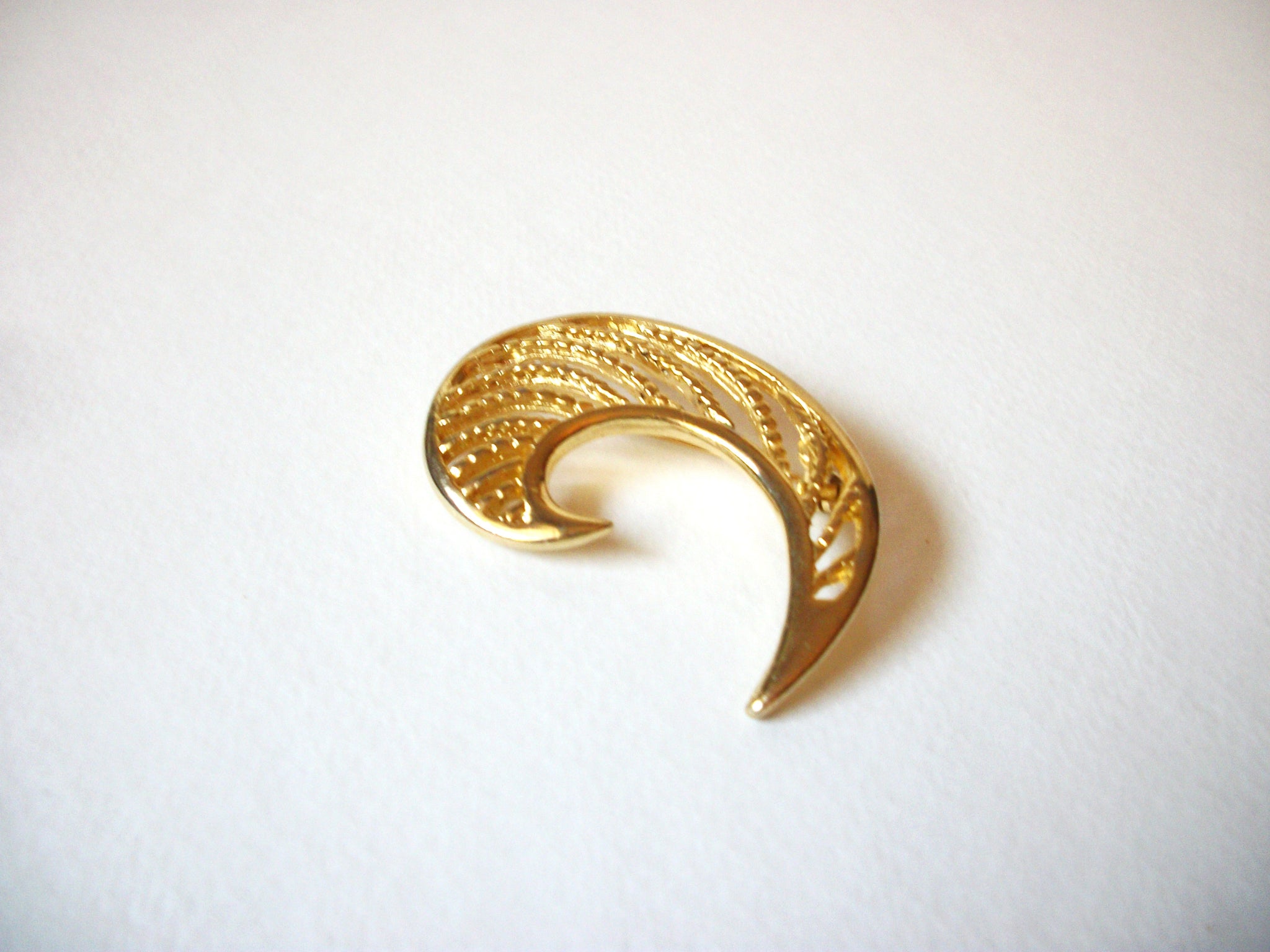 Vintage Modernist Gold Tone Feather Pin 71218T