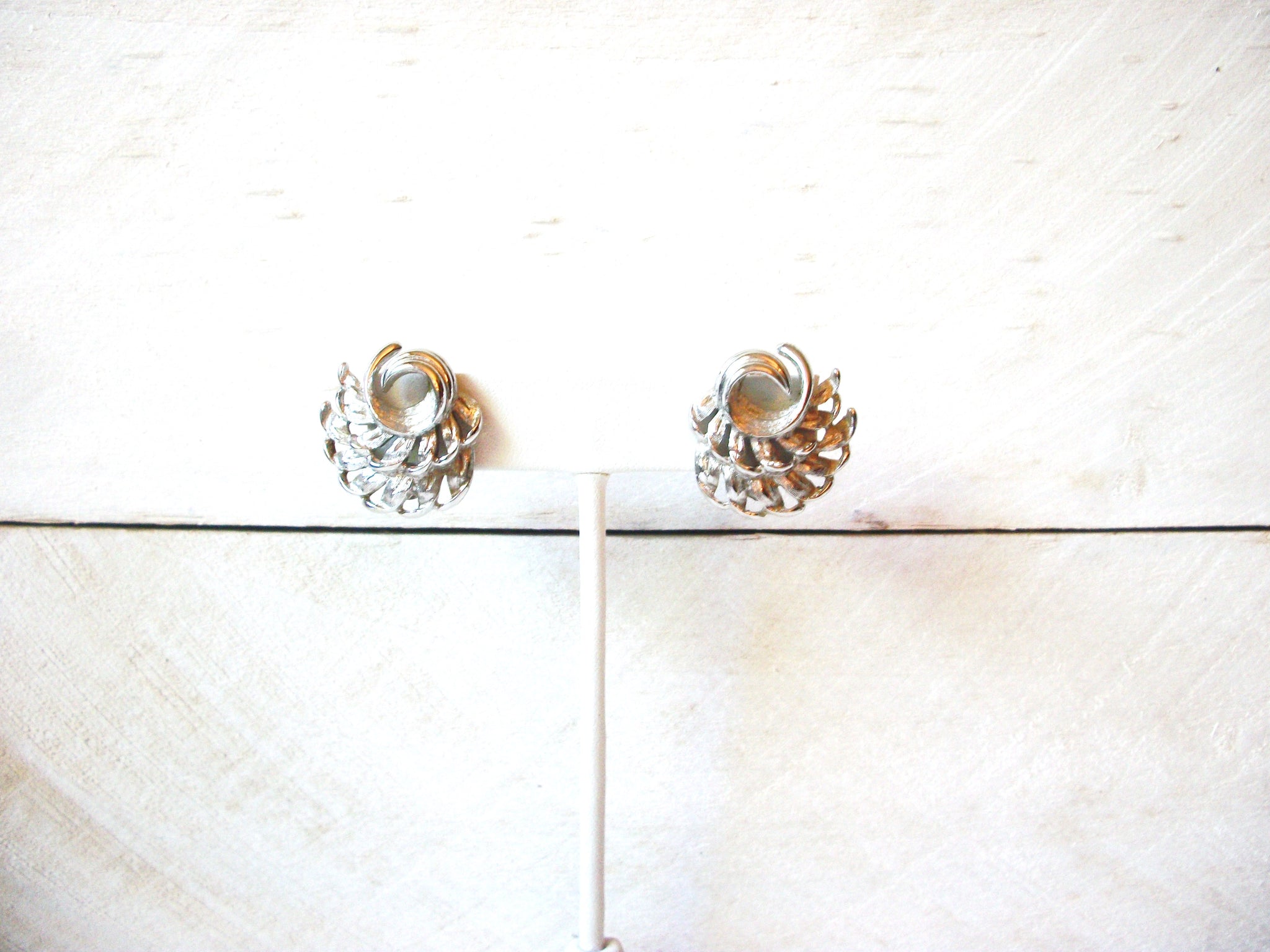 Vintage MONET Earrings 71218T
