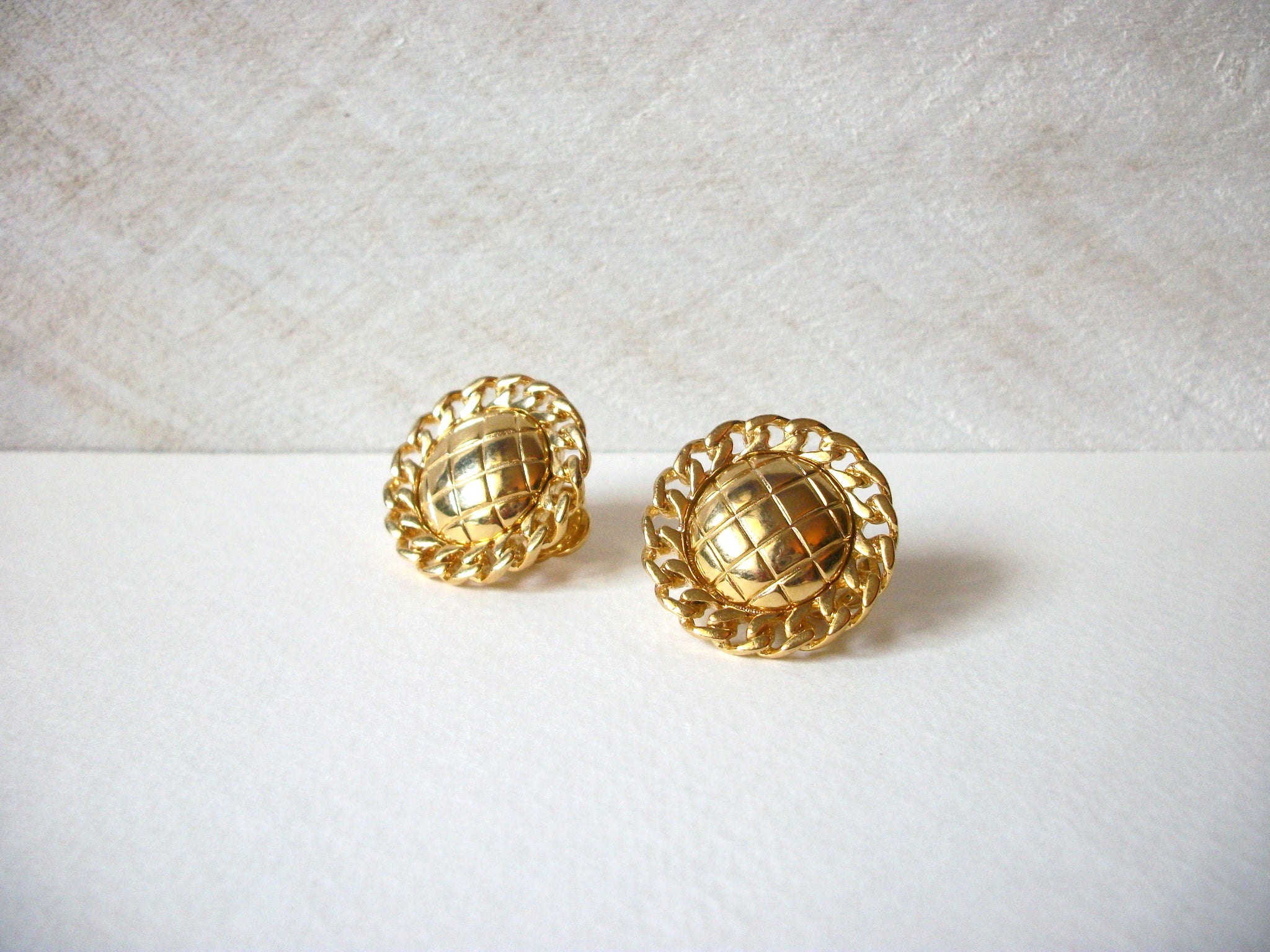 Retro Gold Toned Earrings 70820