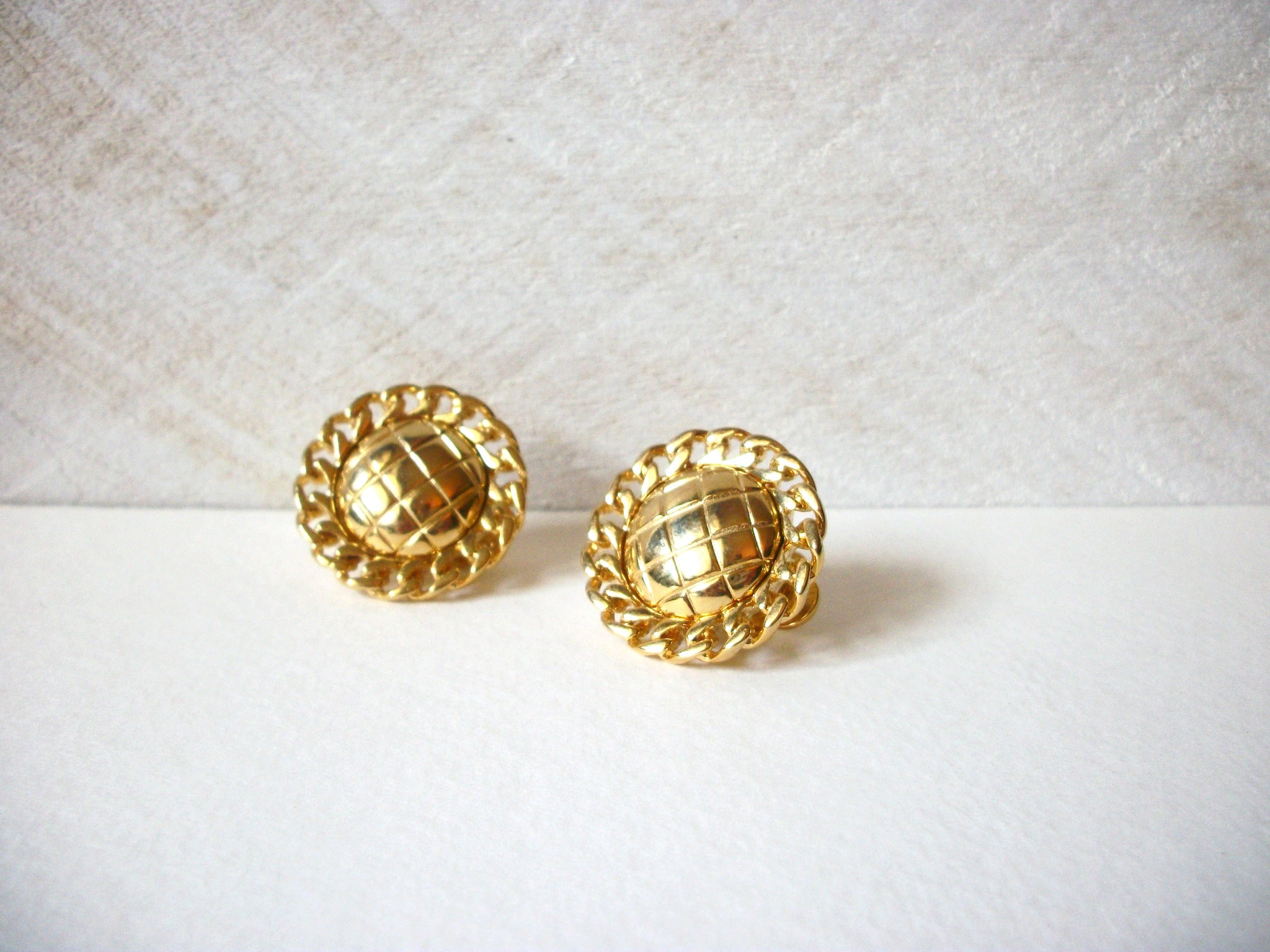 Retro Gold Toned Earrings 70820