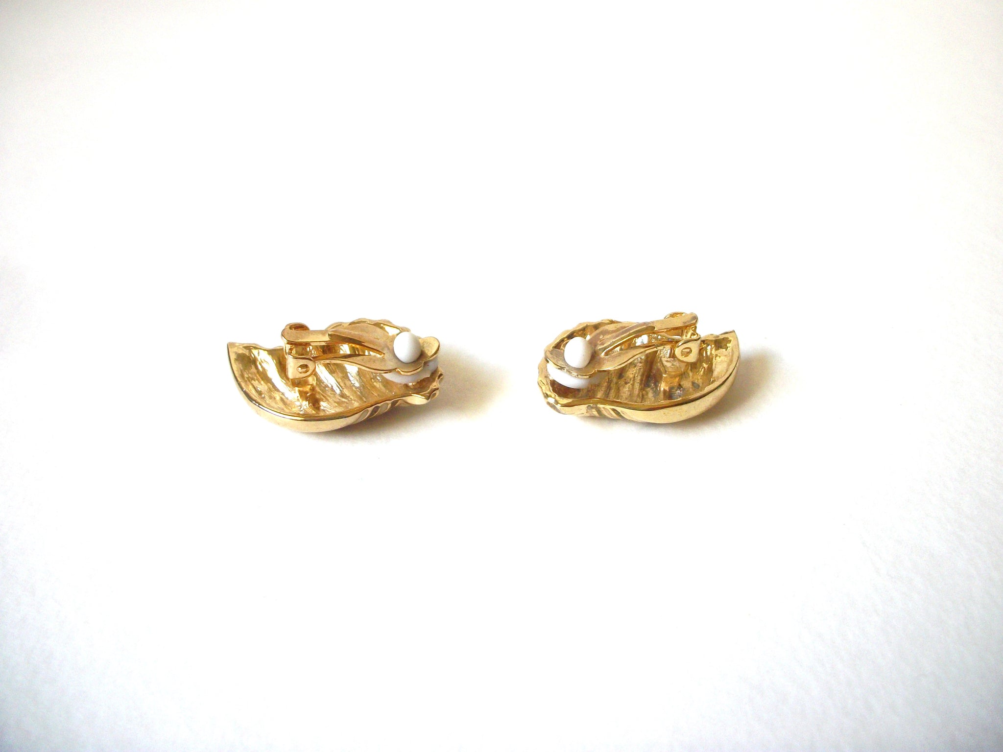 Vintage 1960s Gold Glitter Olive Earrings 70820