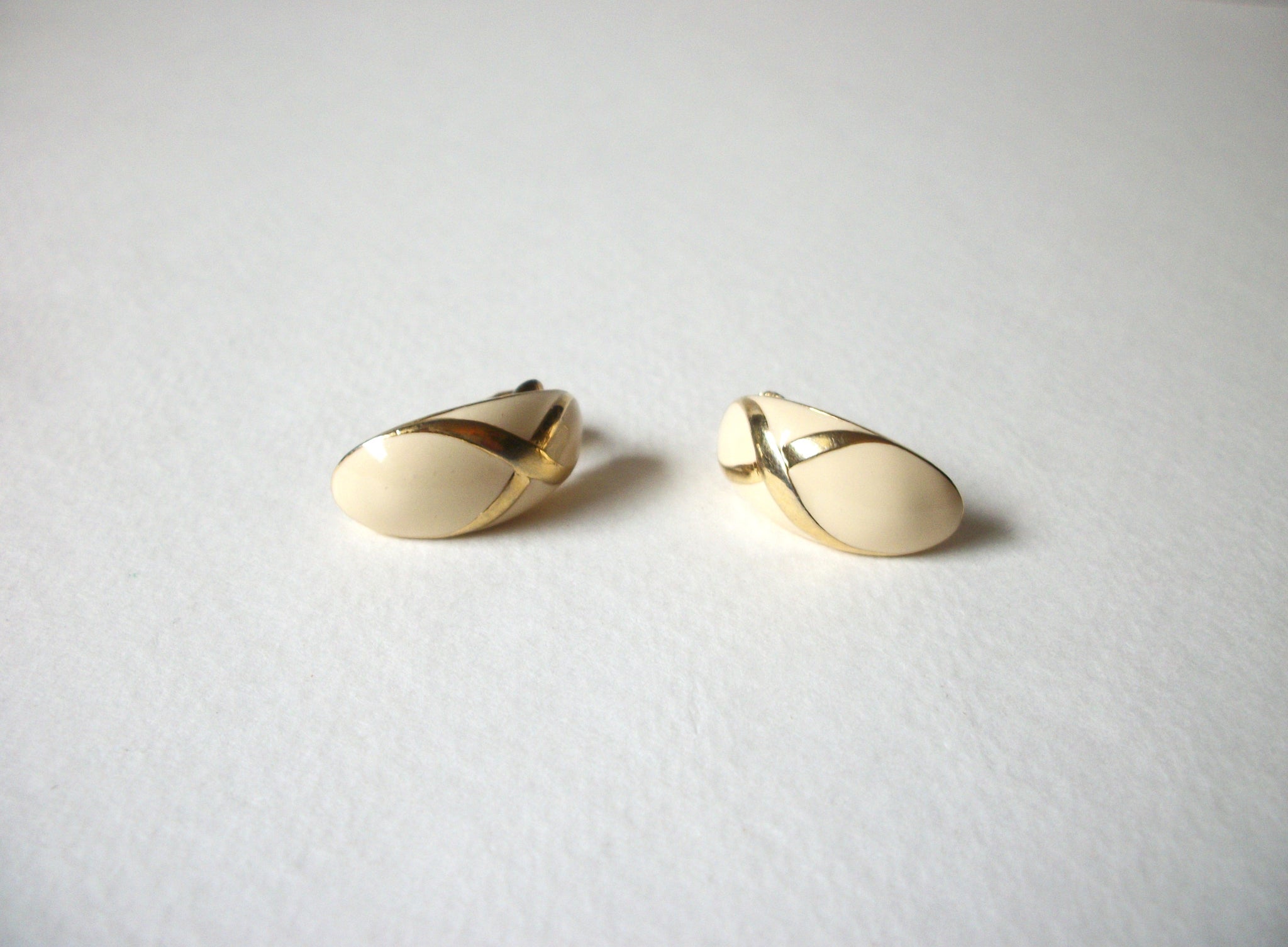 Retro Gold Beige Earrings 70920