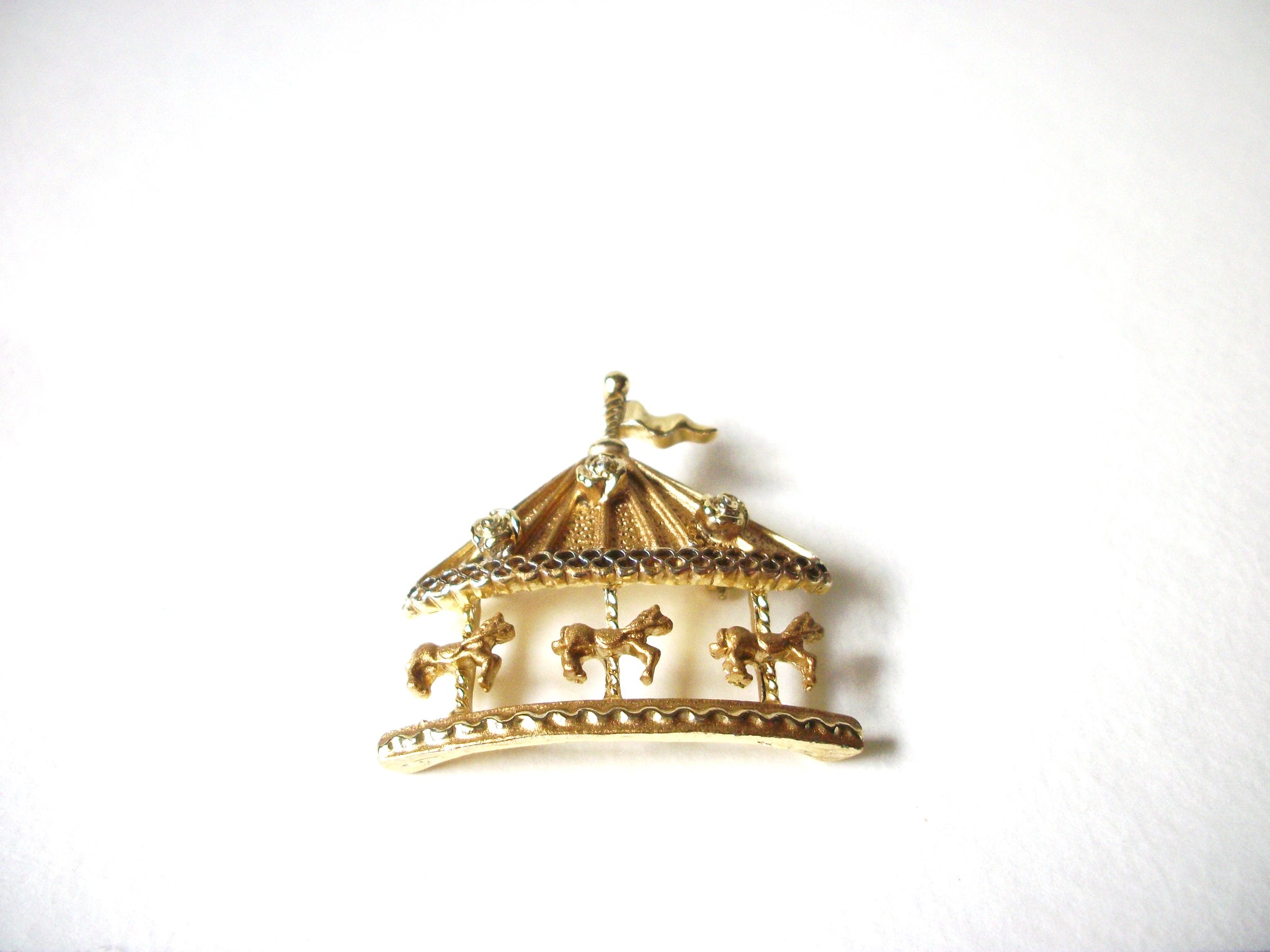 Vintage Carousel Brooch 70920