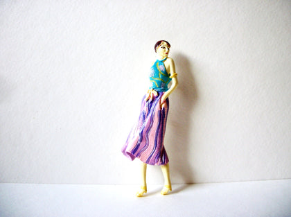 Vintage Lady Old Plastic Brooch 71020