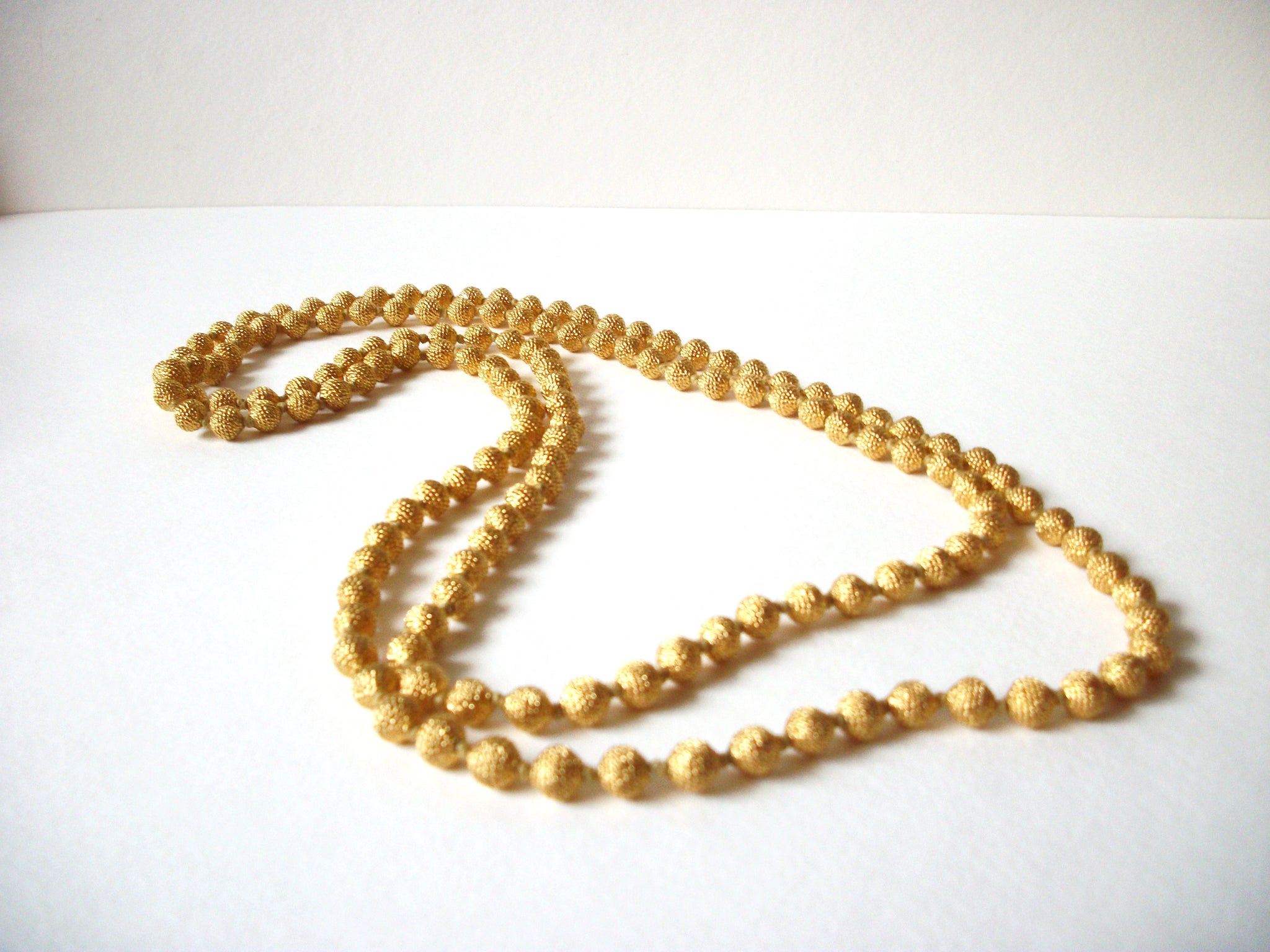 Vintage Heavier Gold Toned Necklace 71120