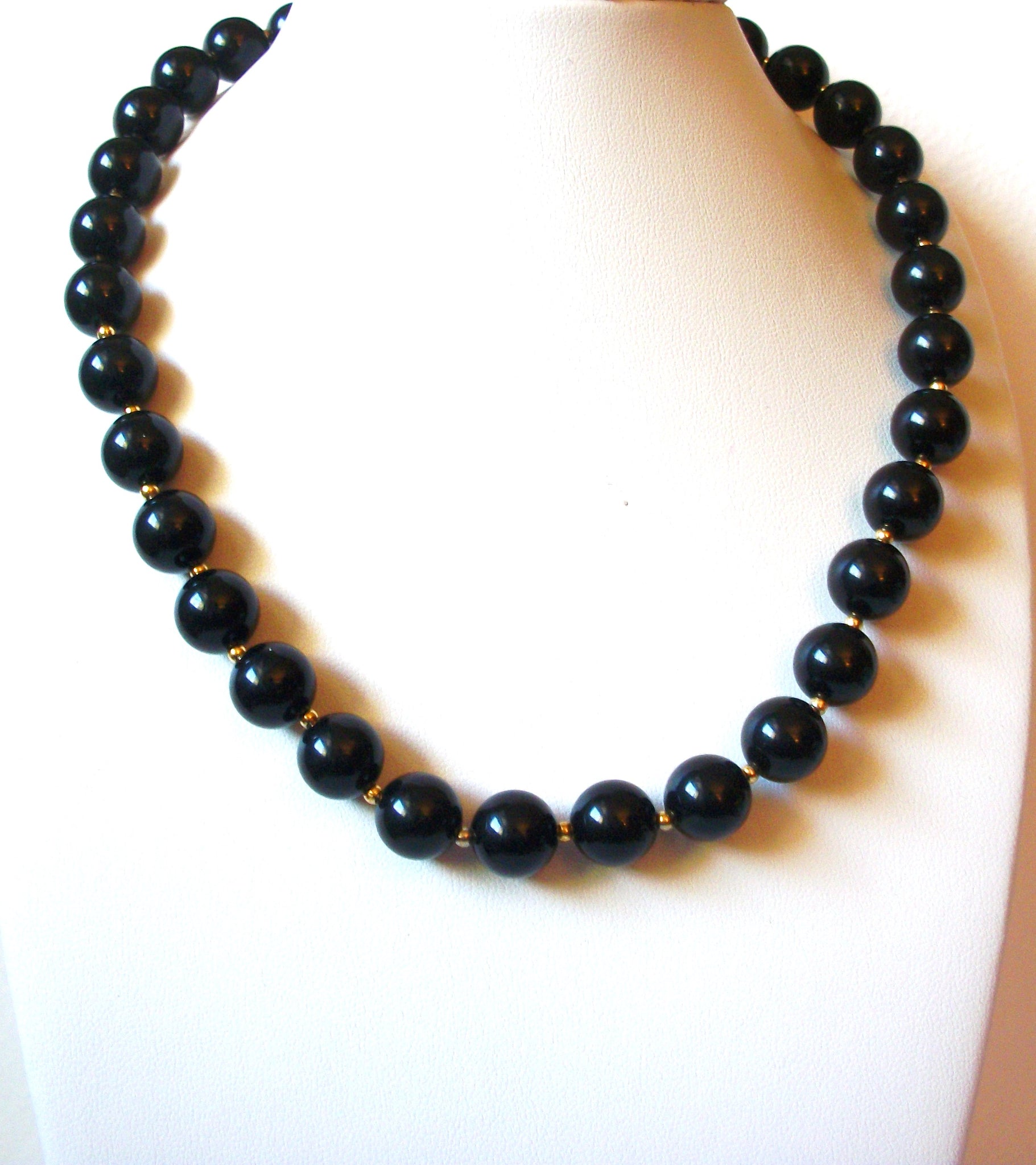 Retro Black Necklace 101120