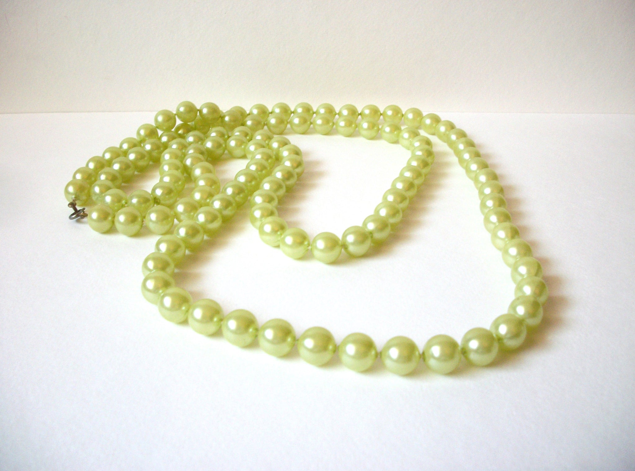 Vintage Lime Green Long Necklace 71220