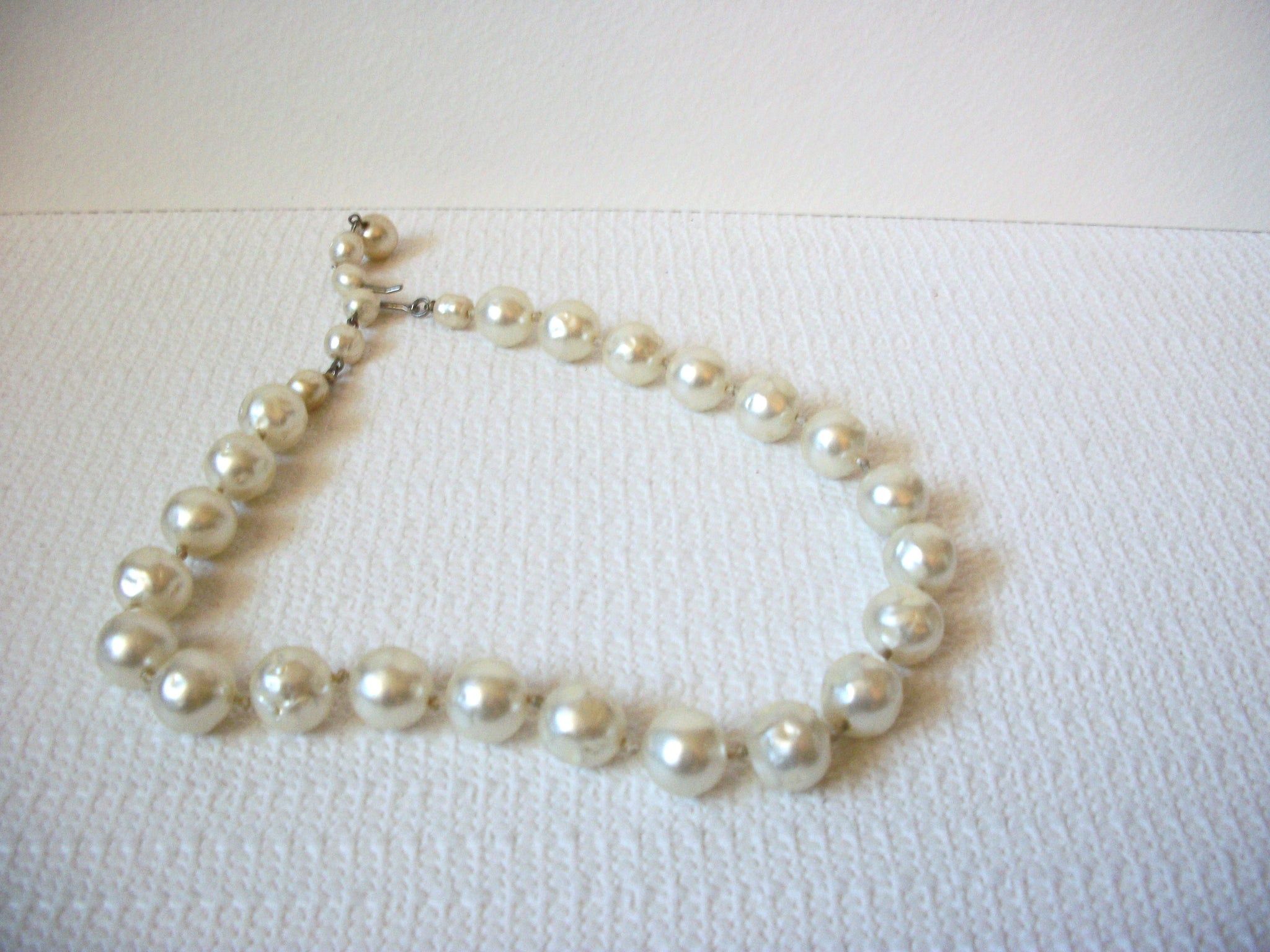 Vintage Hand Molded Lucite Pearl Necklace 101420