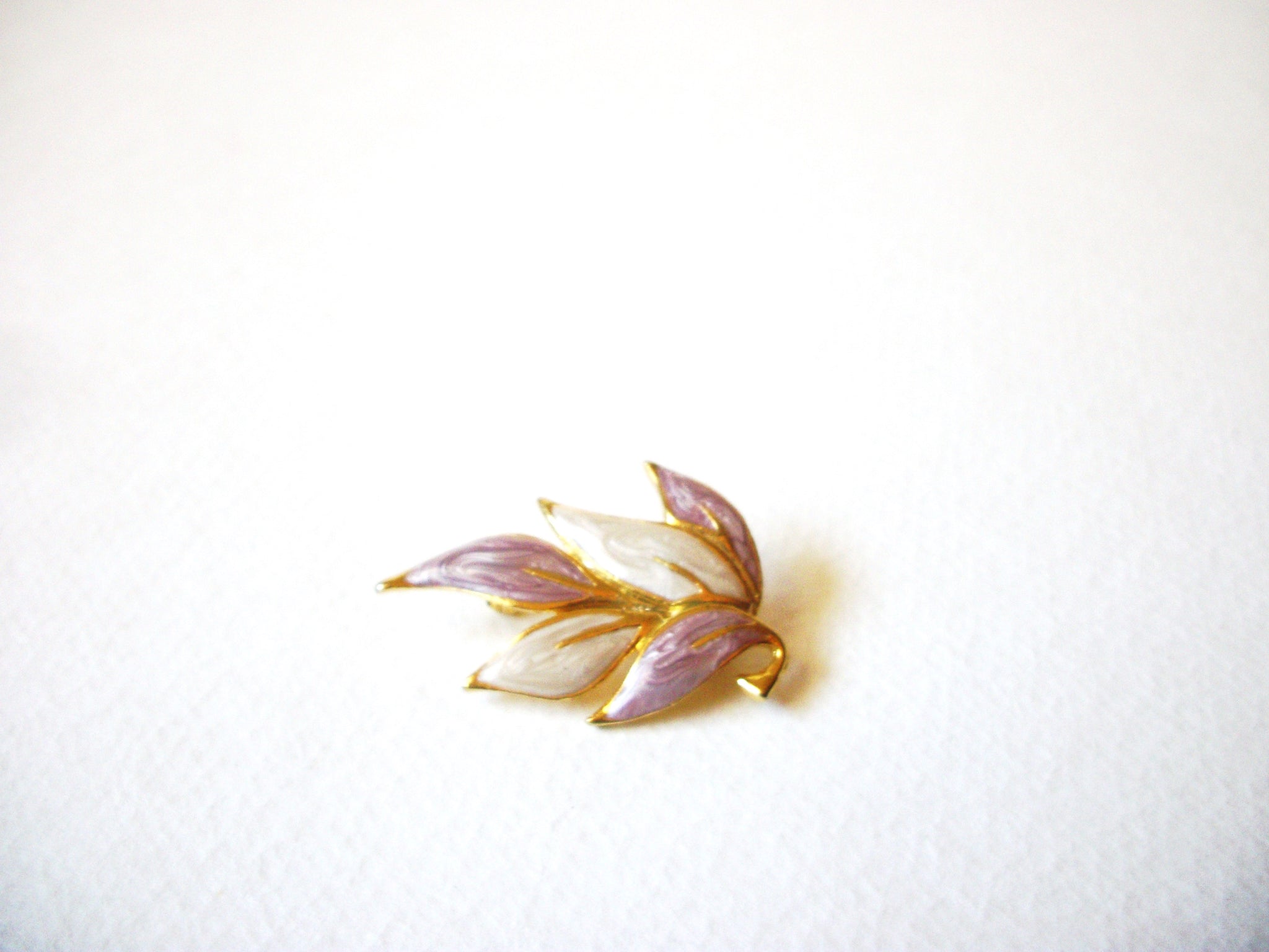 Vintage Pale Lavender Leaf Brooch 71520