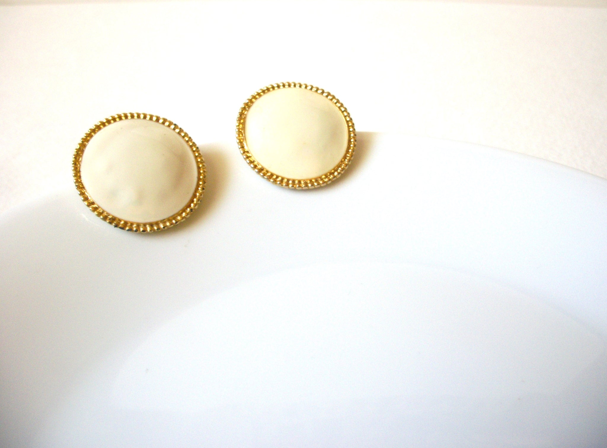 Retro Gold Cream Earrings 71520