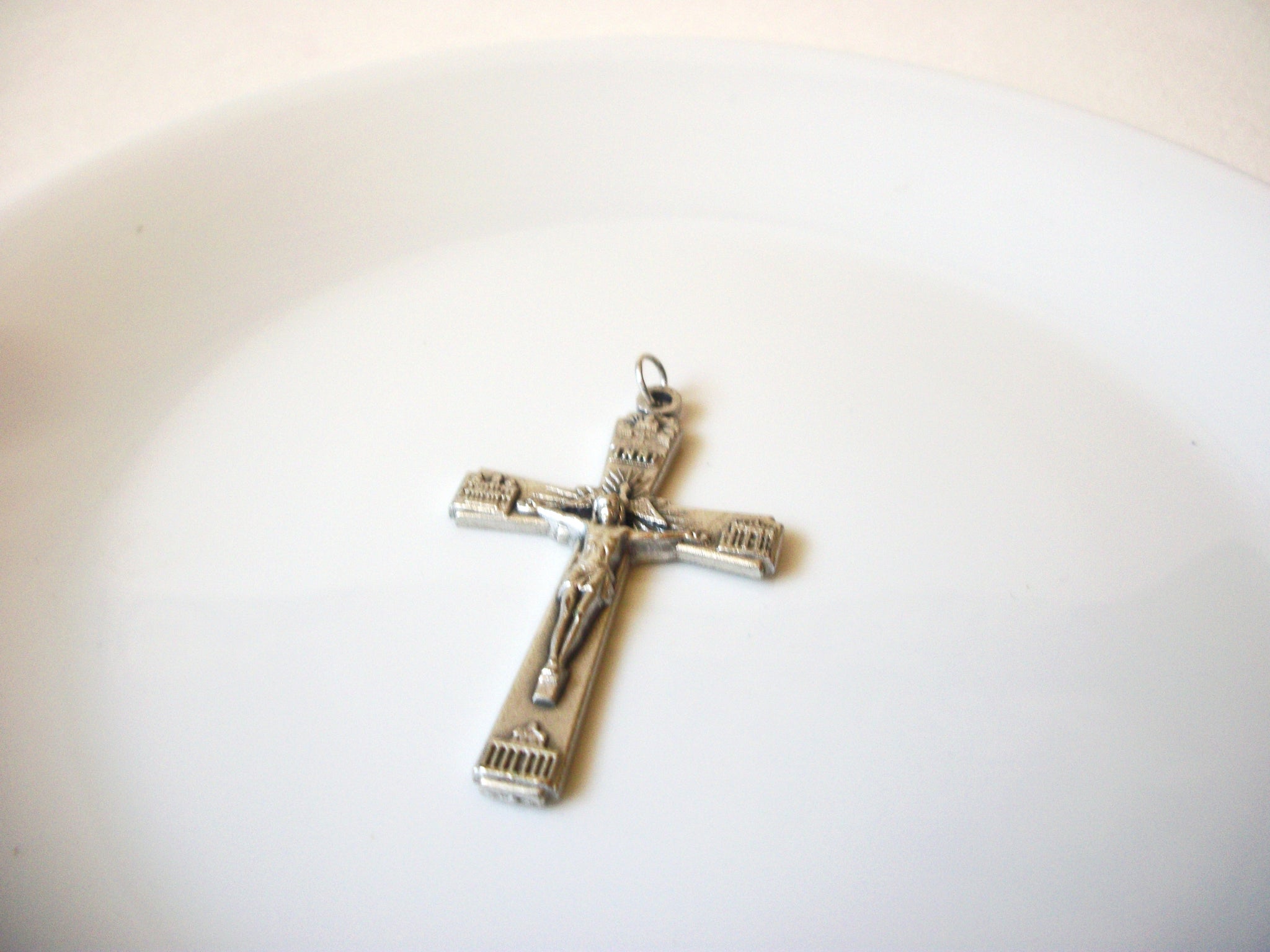 Vintage ITALY Cross Pendant 71520