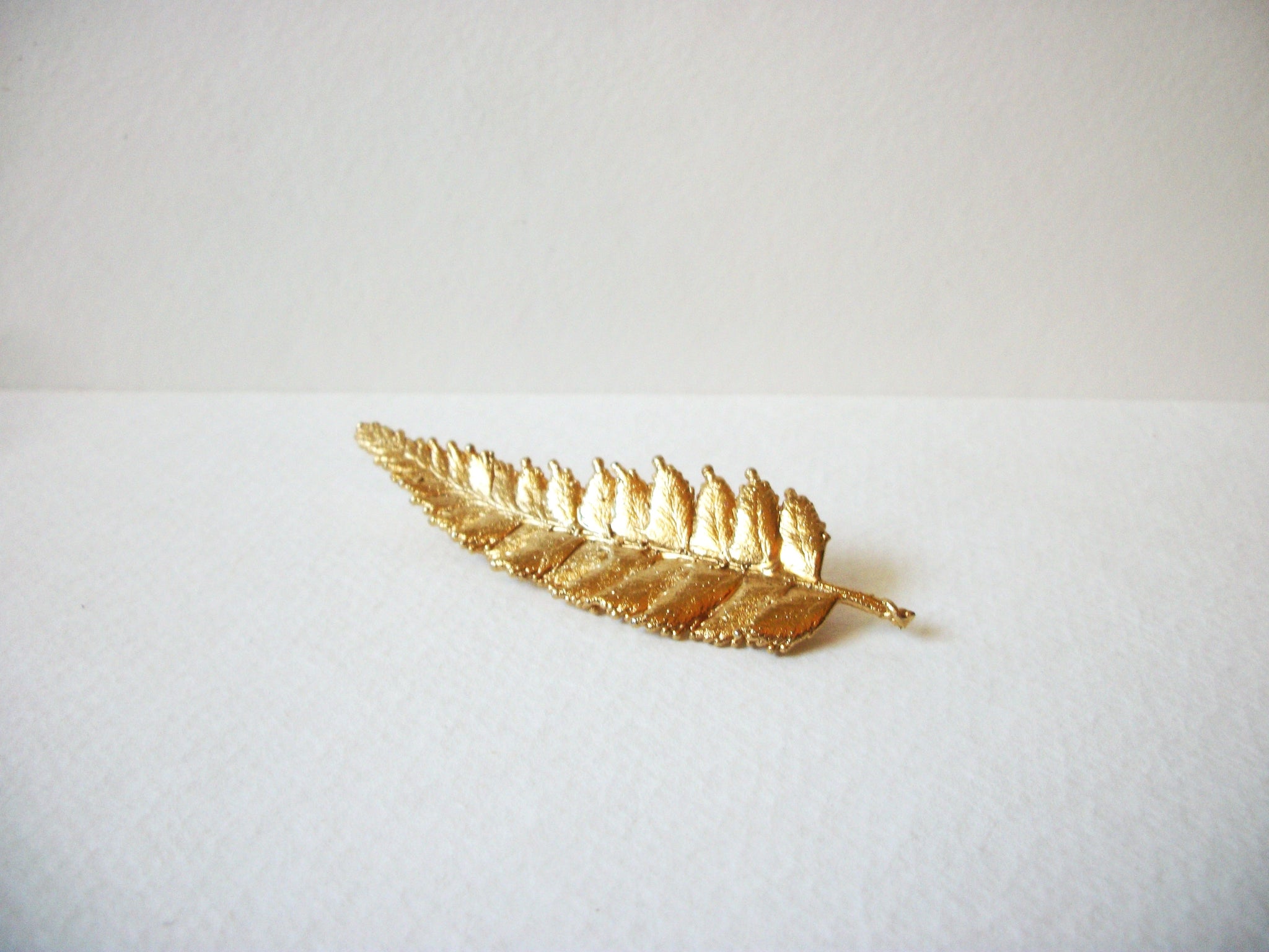 Vintage Feather Brooch 71720