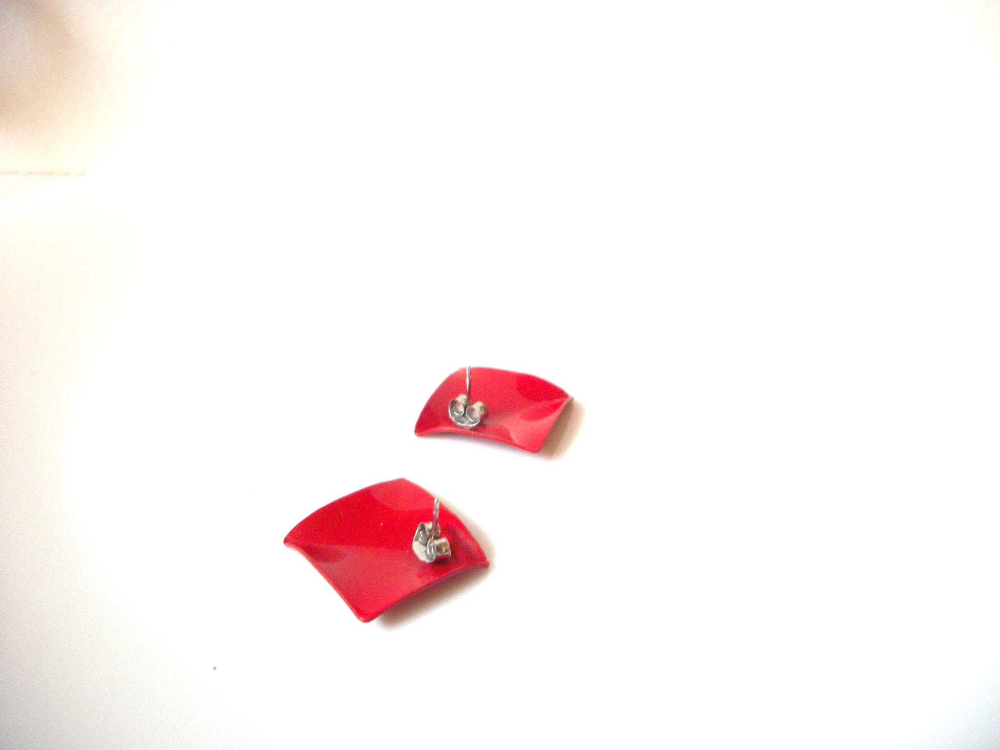 Retro Red Earrings 101620