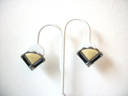 AVON Unmarked Fan Earrings 101620