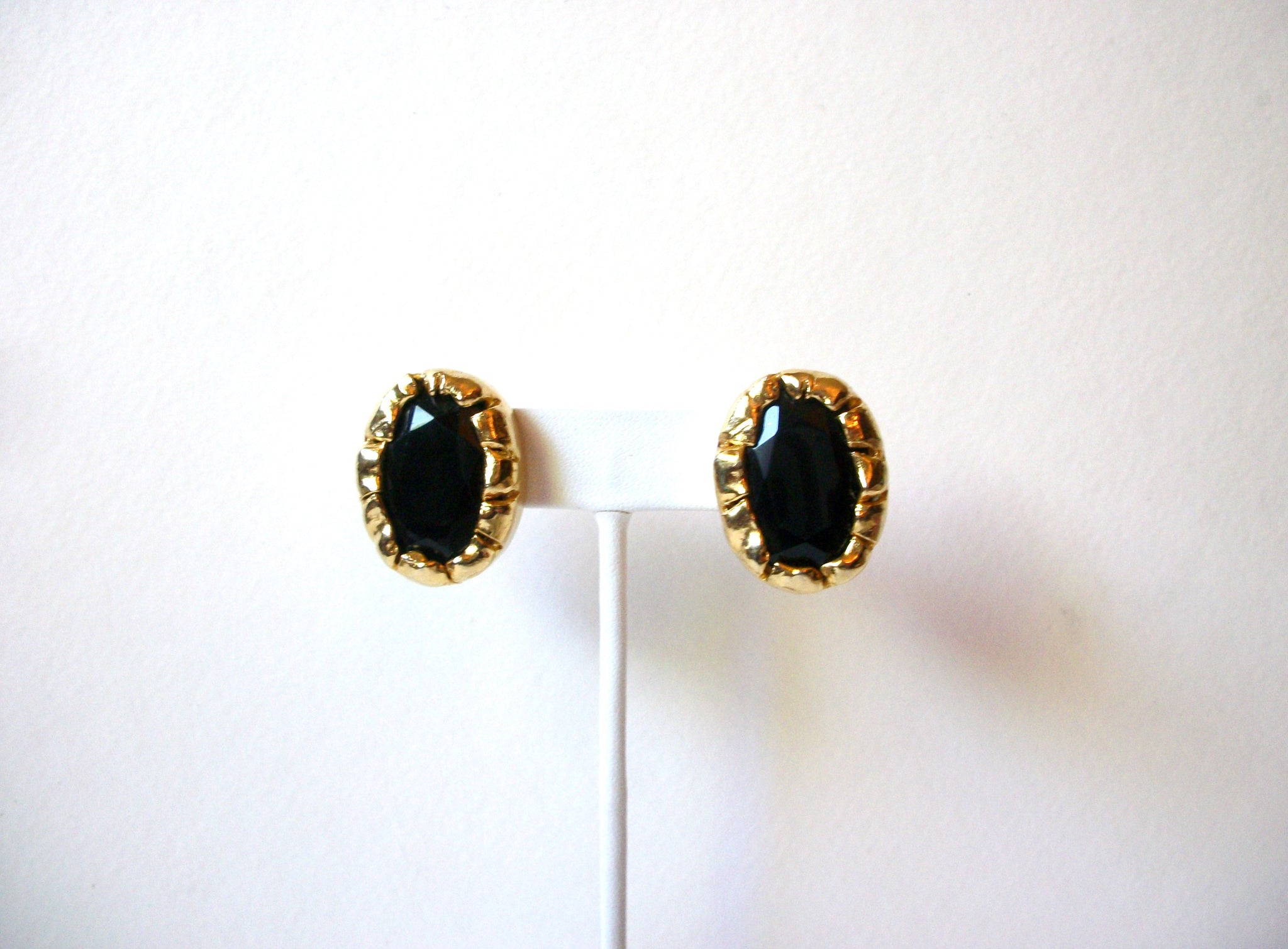 Vintage Gold Black Glass Earrings 71820