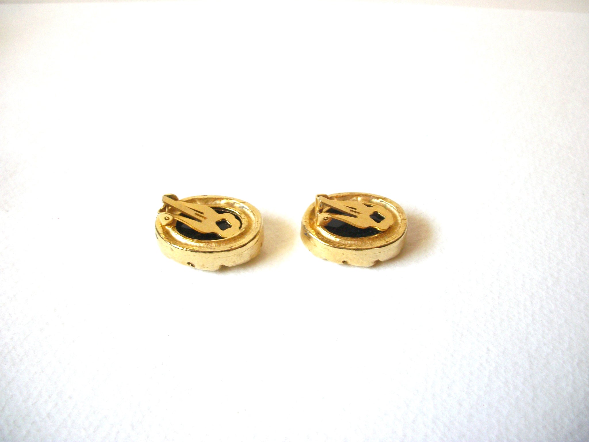 Vintage Gold Black Glass Earrings 71820