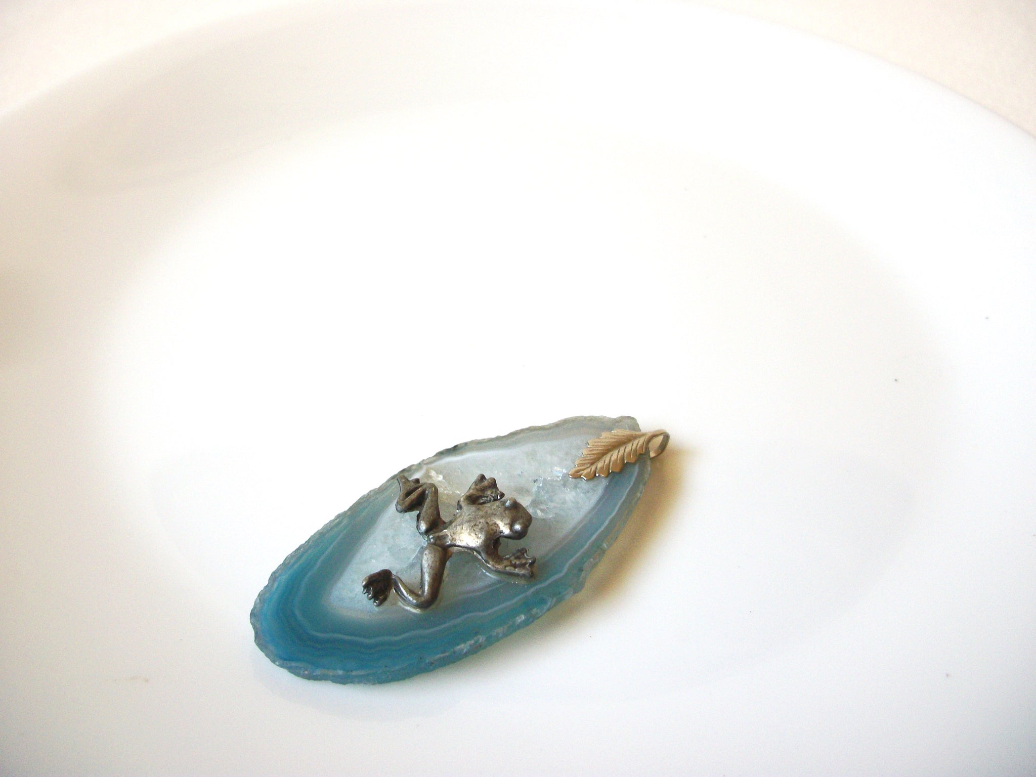 BLUE AGATE Slice Frog Pendant 71820